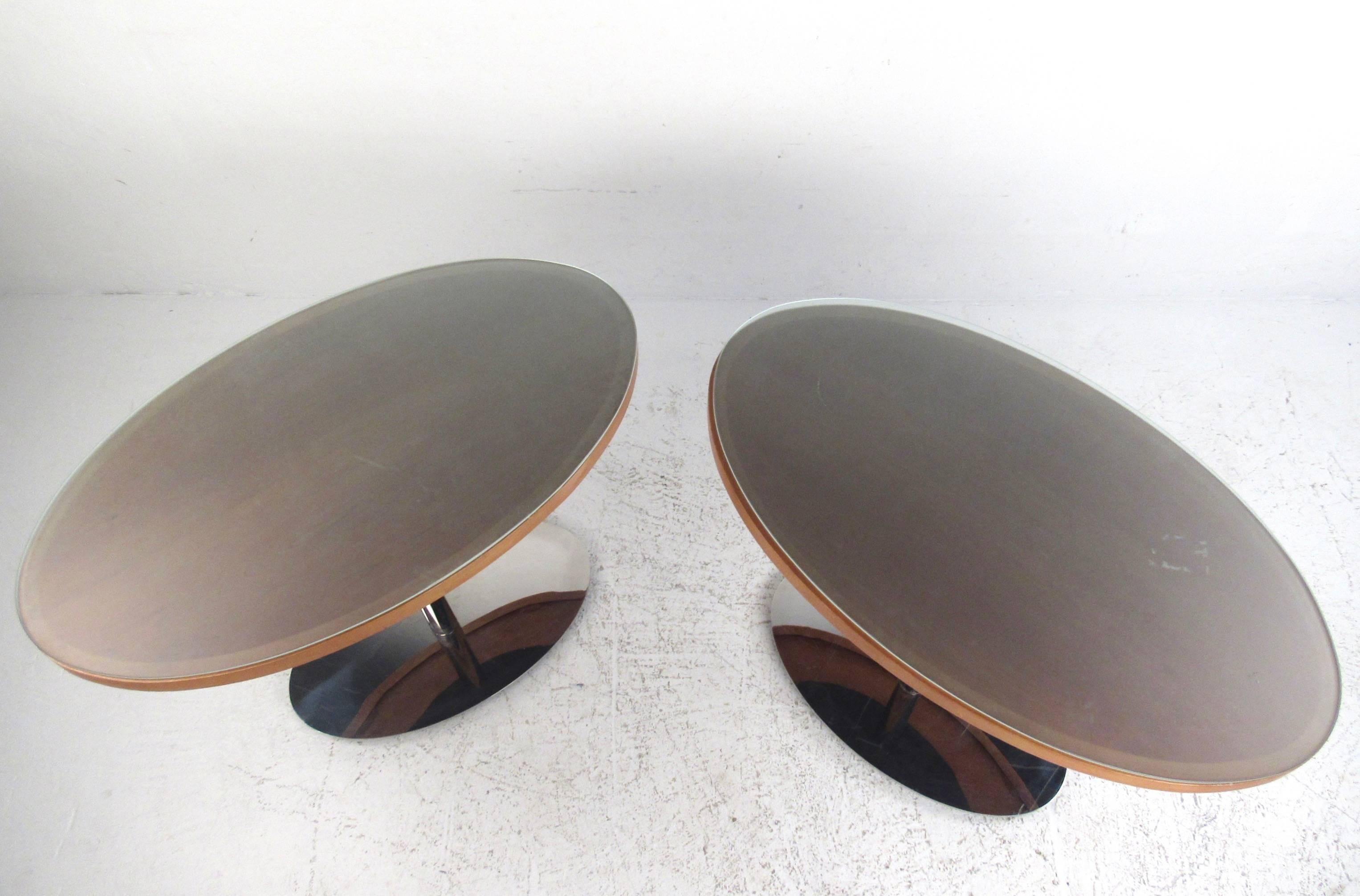 20th Century Pair of Modern Glass Top Pedestal Tables