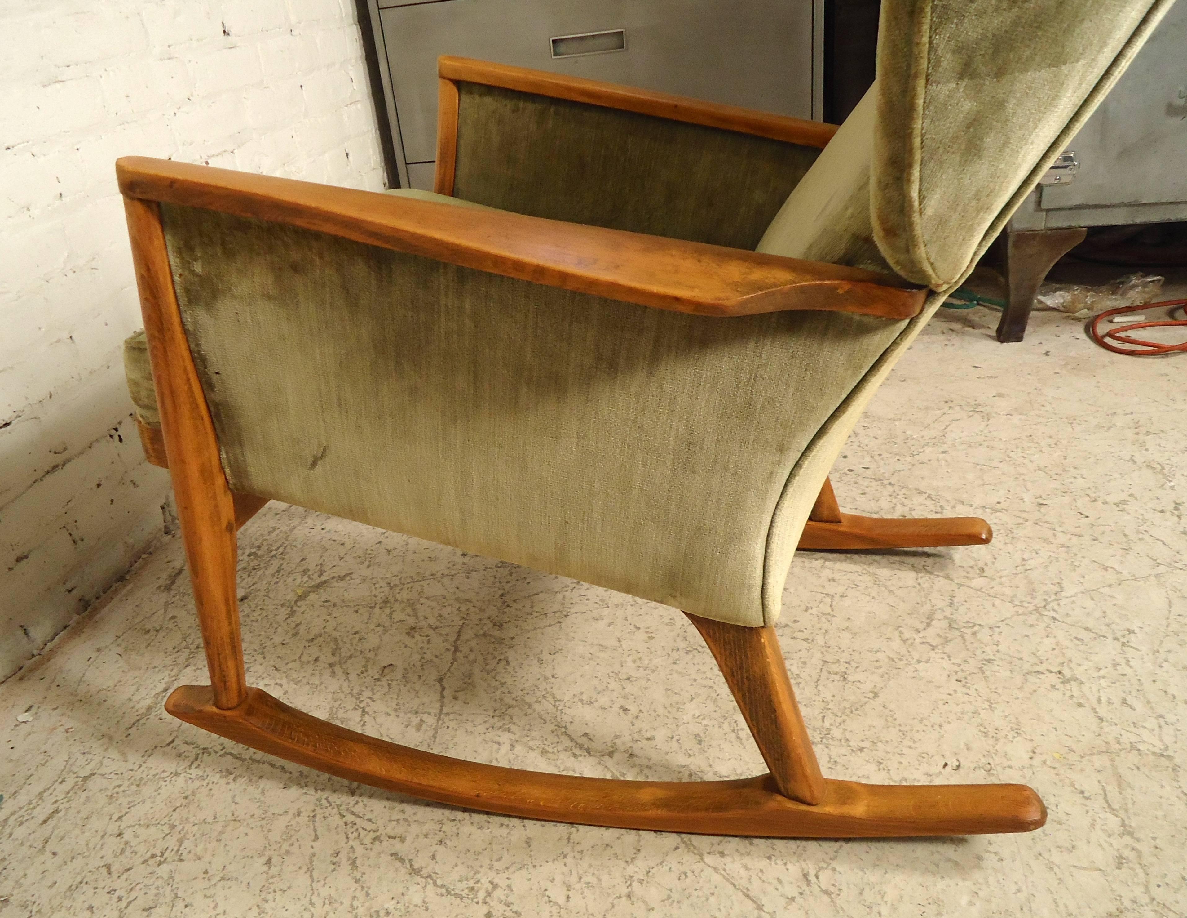 Parker Knoll Wingback Rocking Chair In Good Condition In Brooklyn, NY