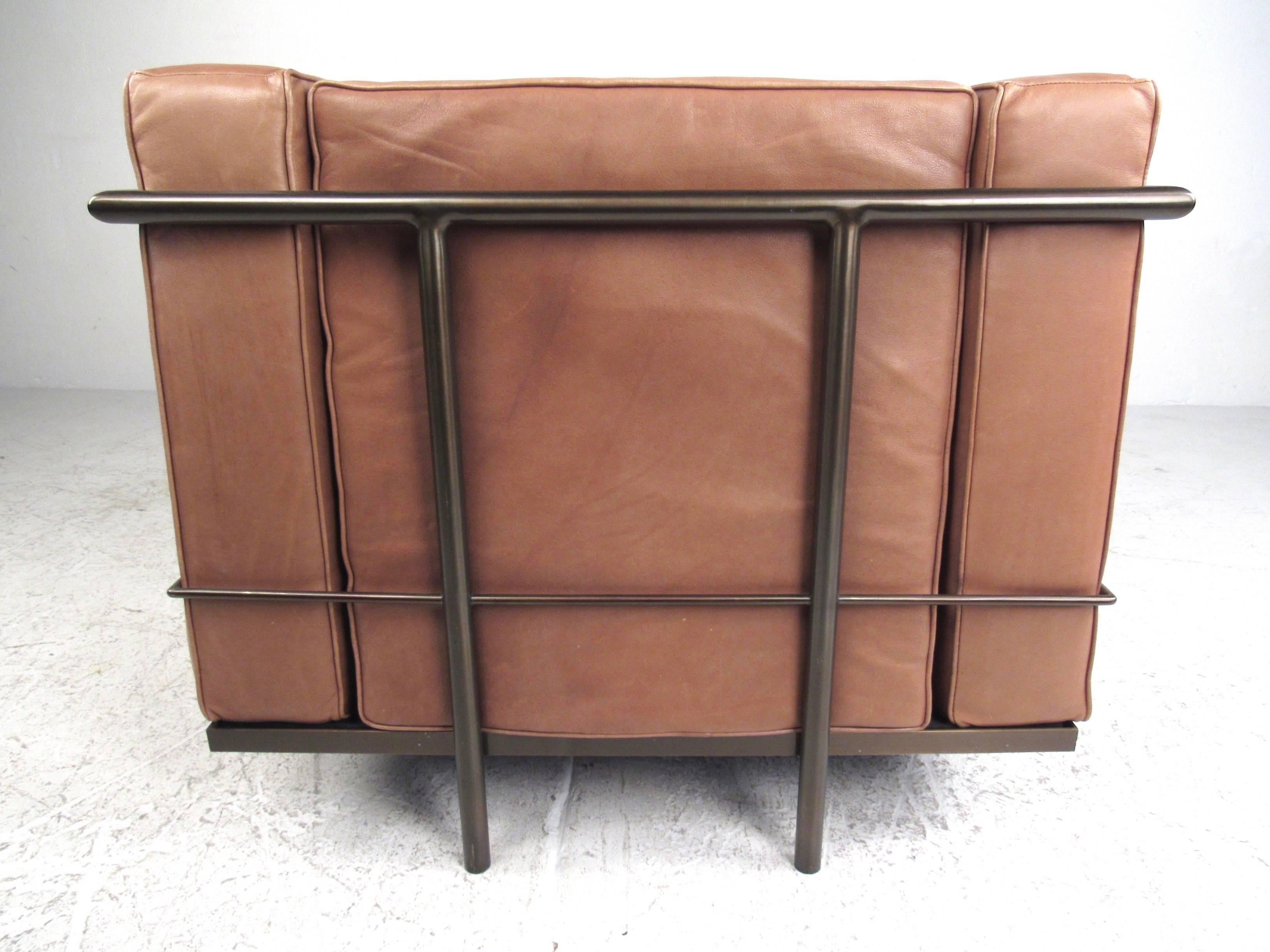 20th Century Pair of Vintage Modern Le Corbusier Style Leather and Brass Lounge Chairs