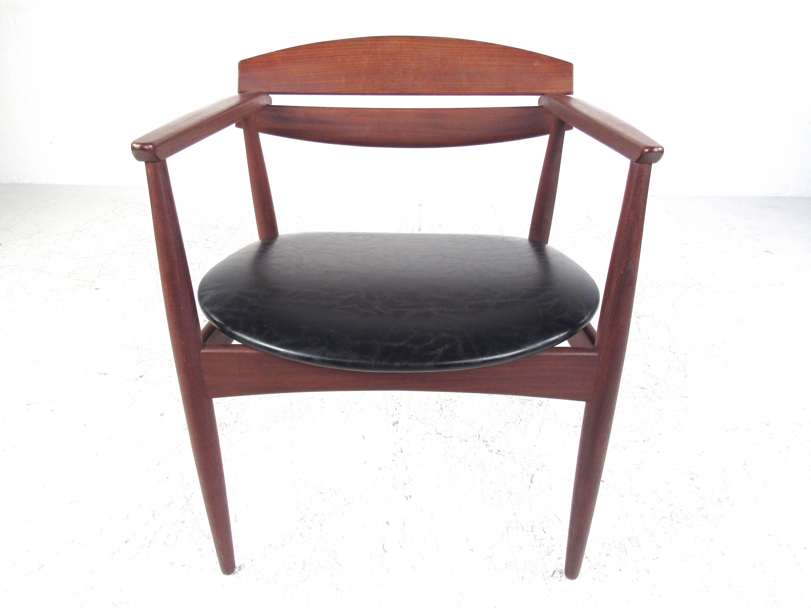 Mid-20th Century Mid-Century Modern Sculpted Teak Side Chair