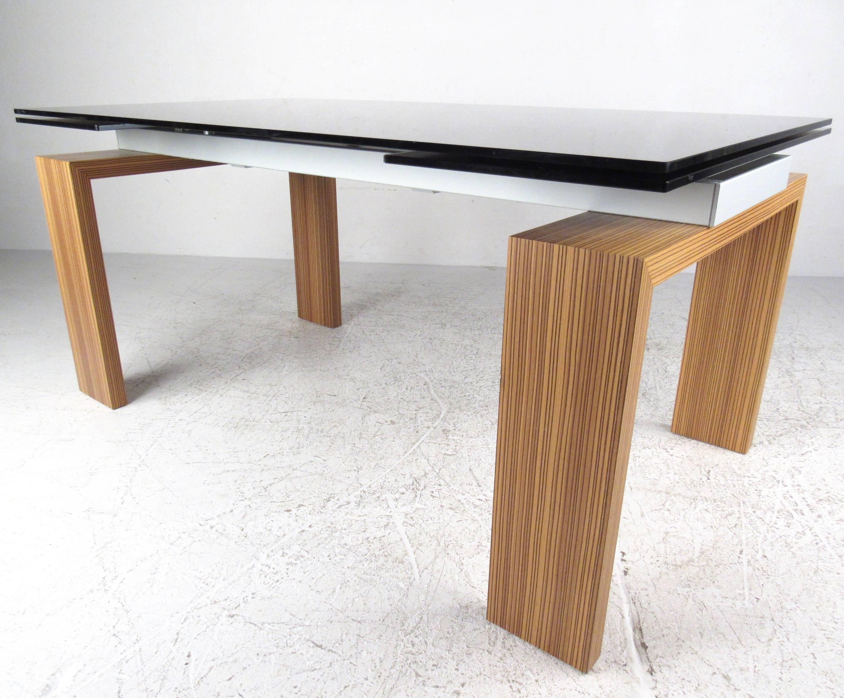 Tonin Casa Extendible Dining Table In Good Condition In Brooklyn, NY