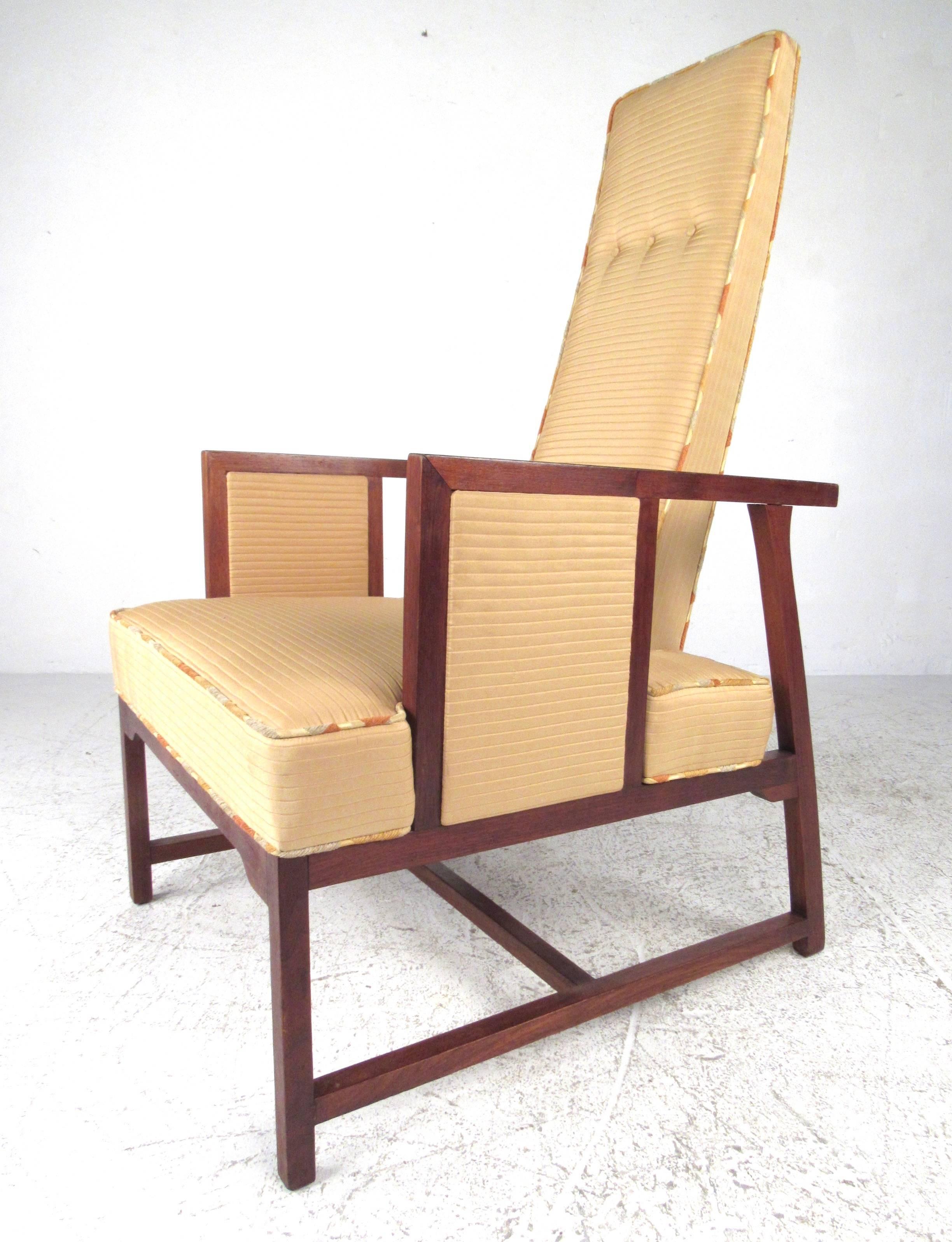 Mid-Century Modern Pair Sculptural Teak High Back Armchairs In Good Condition In Brooklyn, NY