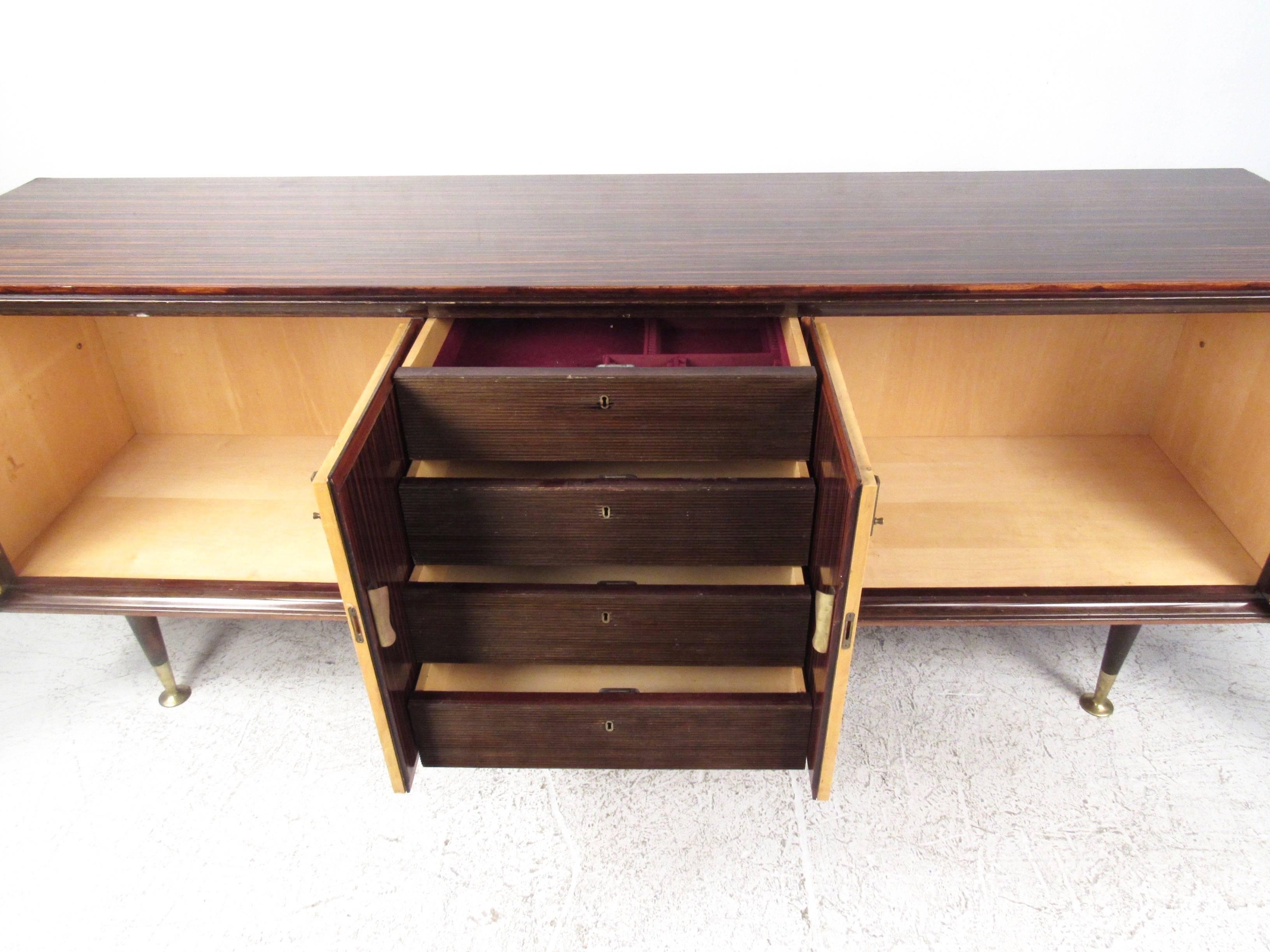 Mid-Century Modern Italian Modern Rosewood Sideboard after Osaldo Borsani For Sale