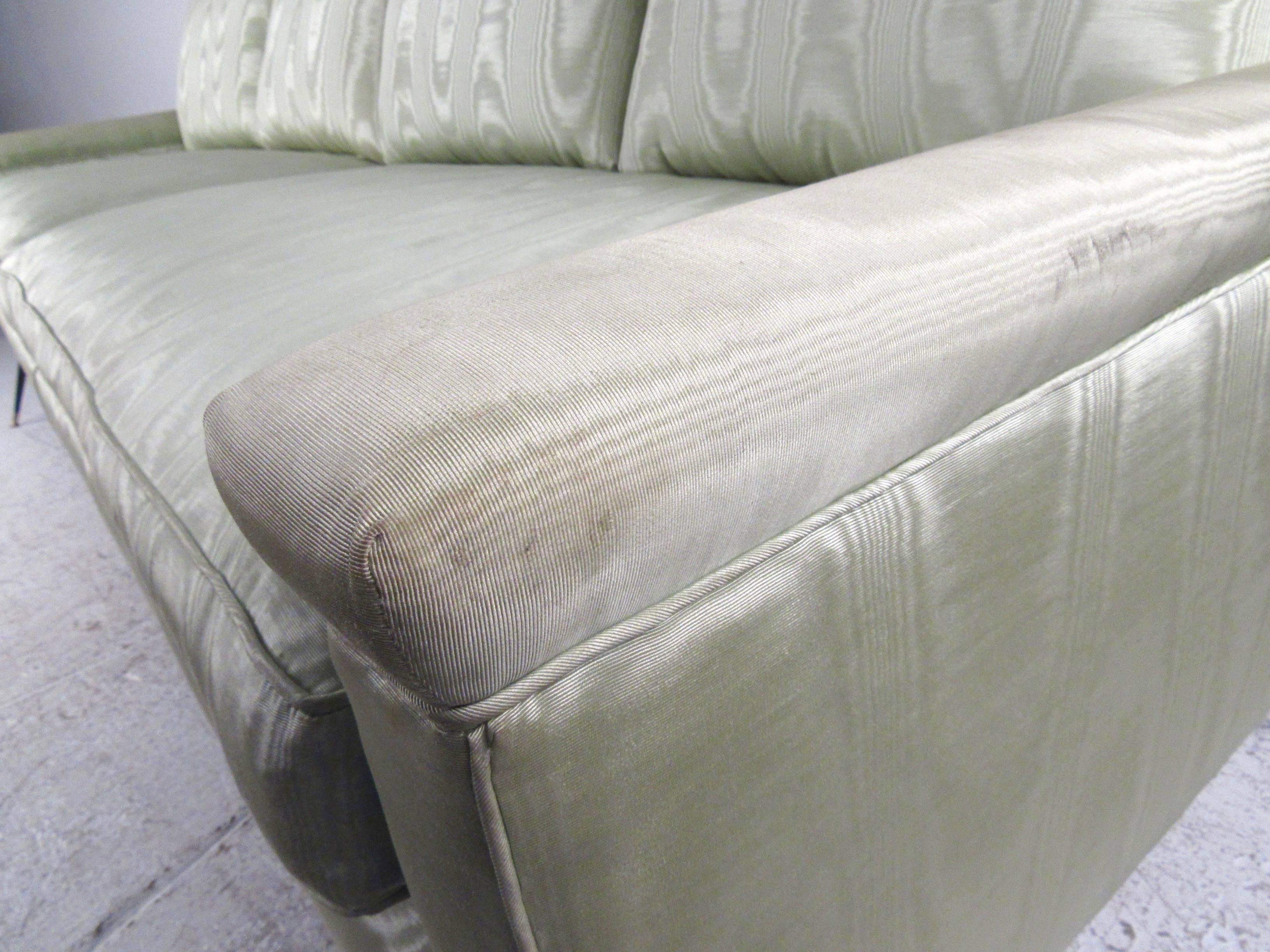 Mid-Century Modern Italian Style Sofa For Sale 2