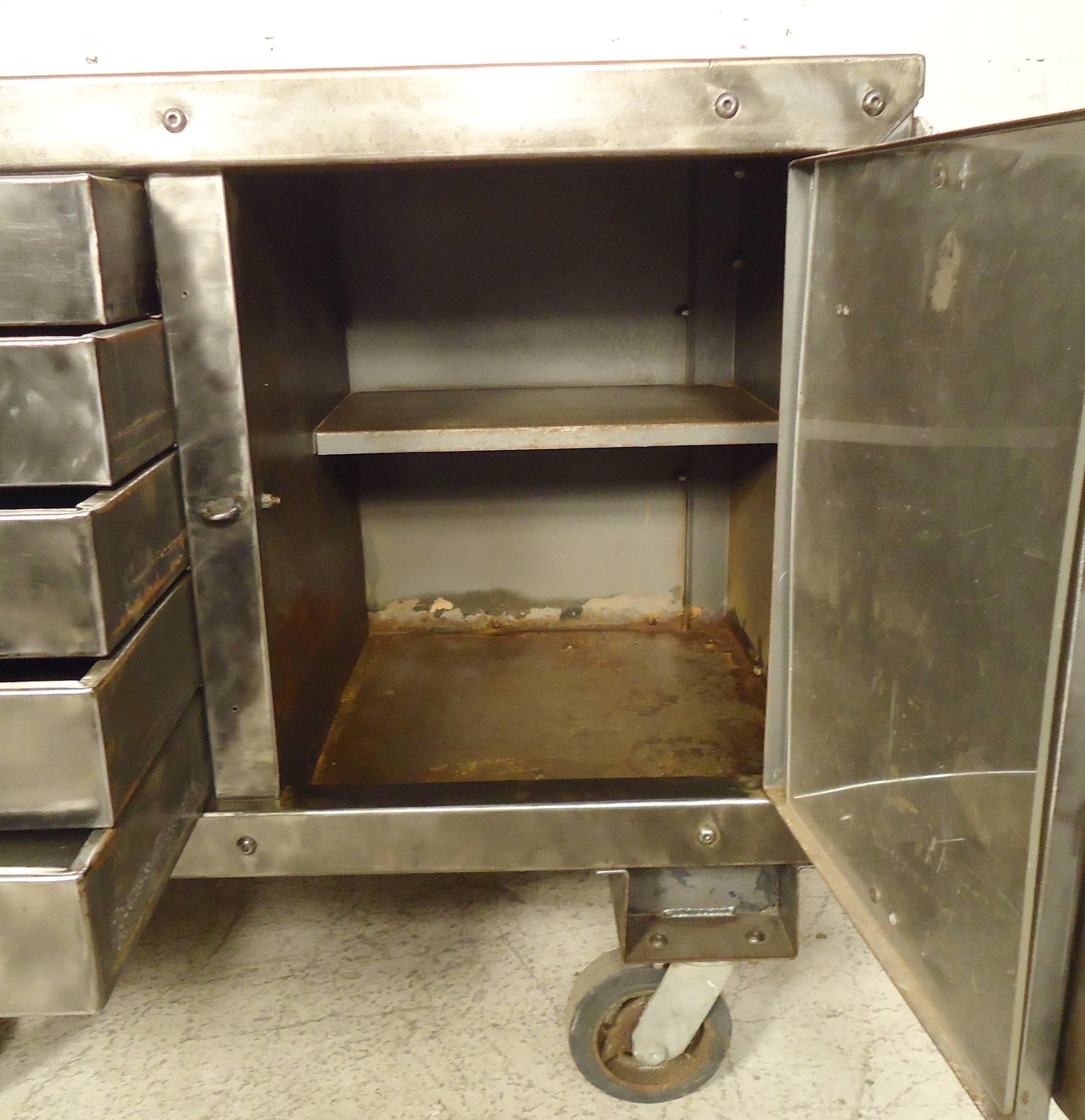 Heavy Duty Industrial Factory Cart In Distressed Condition In Brooklyn, NY