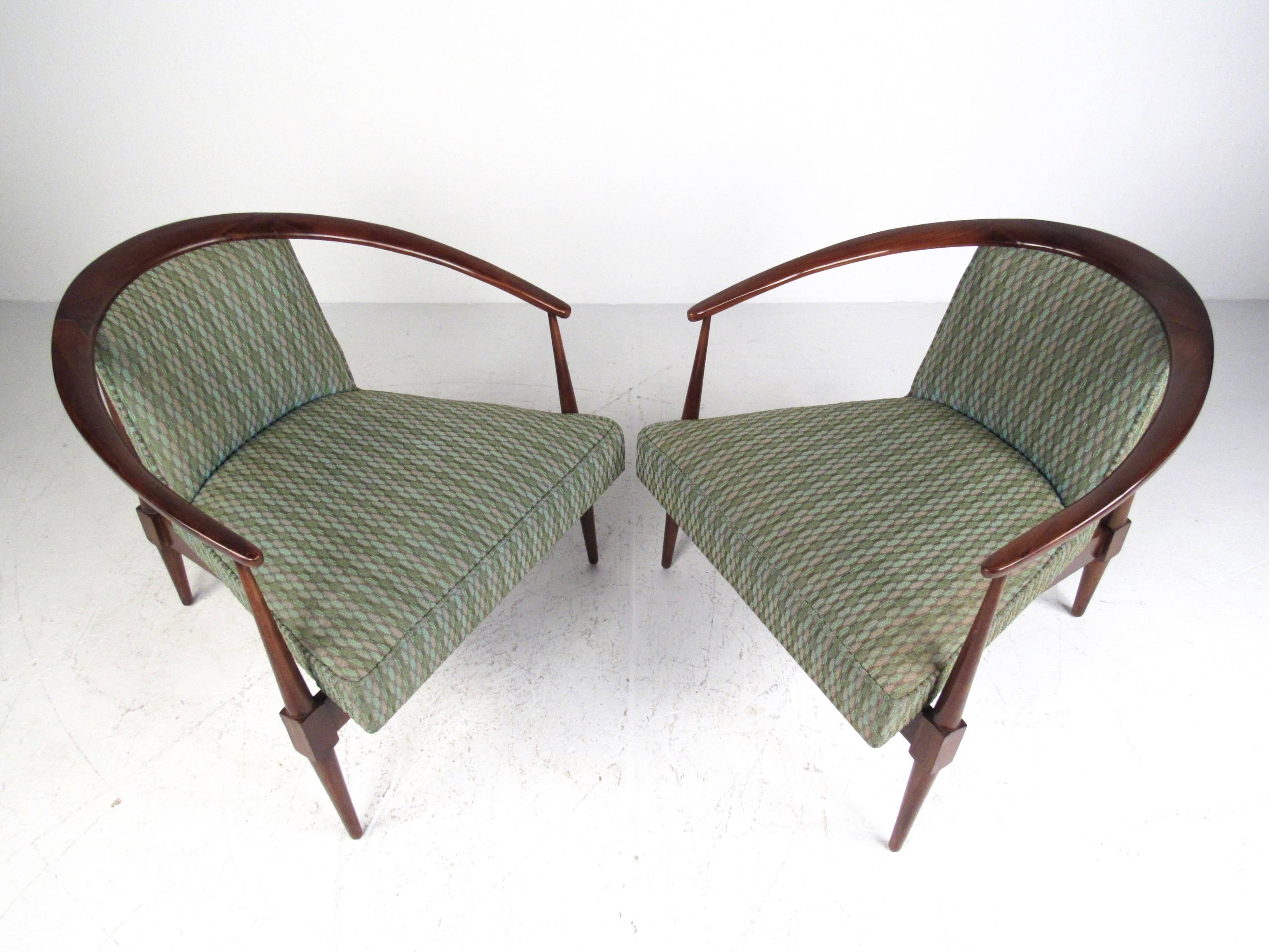 Mid-Century Modern Pair Vintage Modern Lounge Chairs