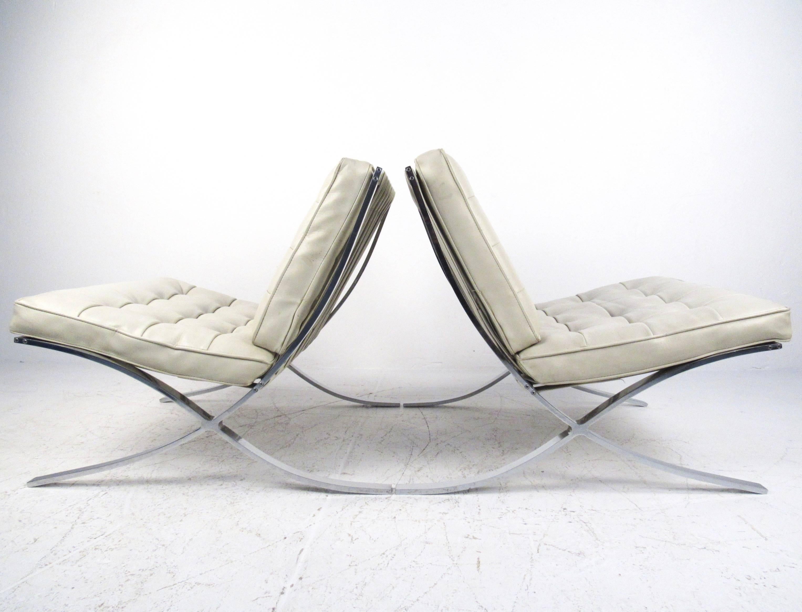 Scandinavian Pair of Mid-Century Modern Barcelona Style Lounge Chairs For Sale