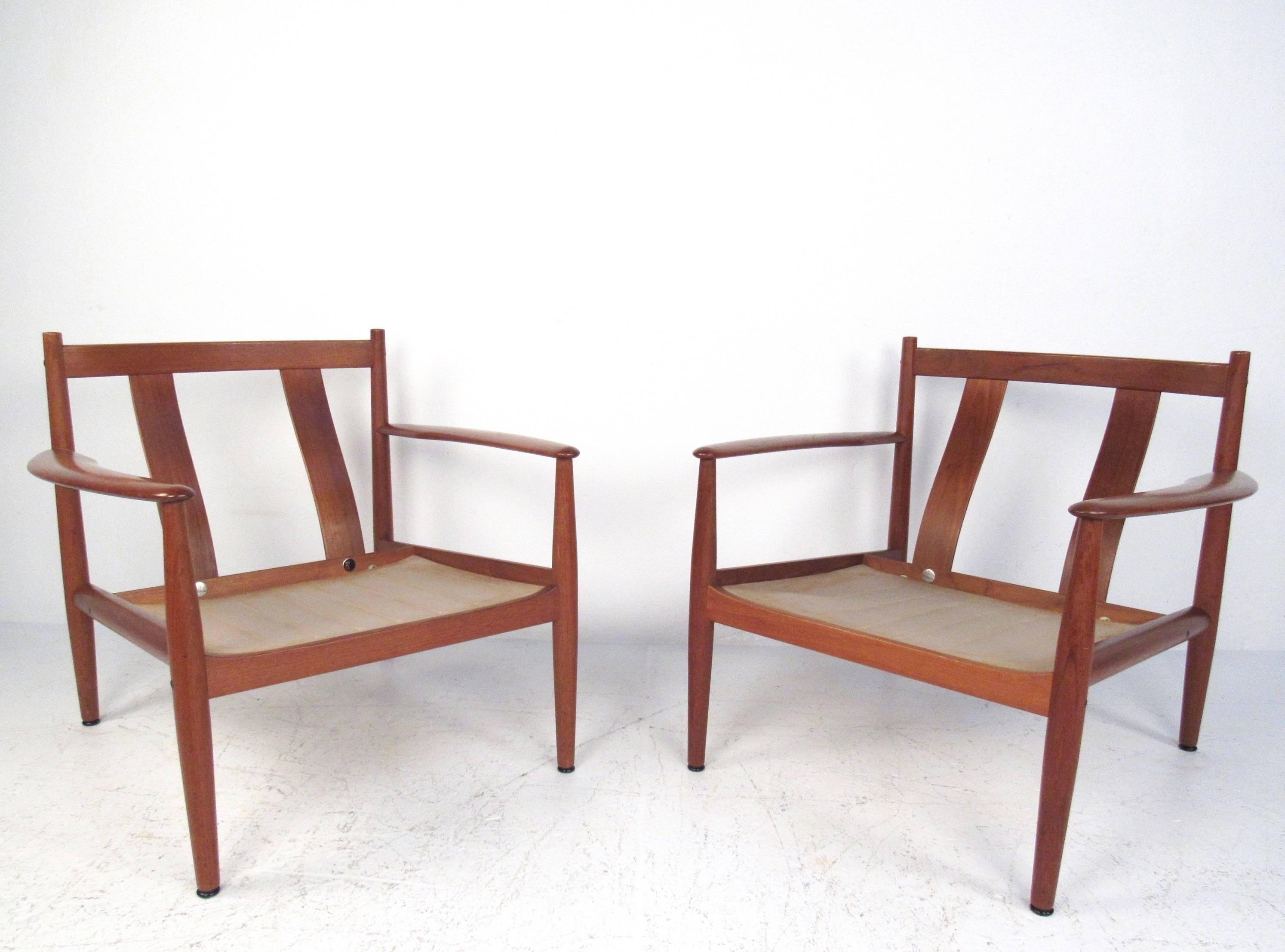 Pair Scandinavian Modern Teak Armchairs by Grete Jalk for France and Son In Good Condition In Brooklyn, NY