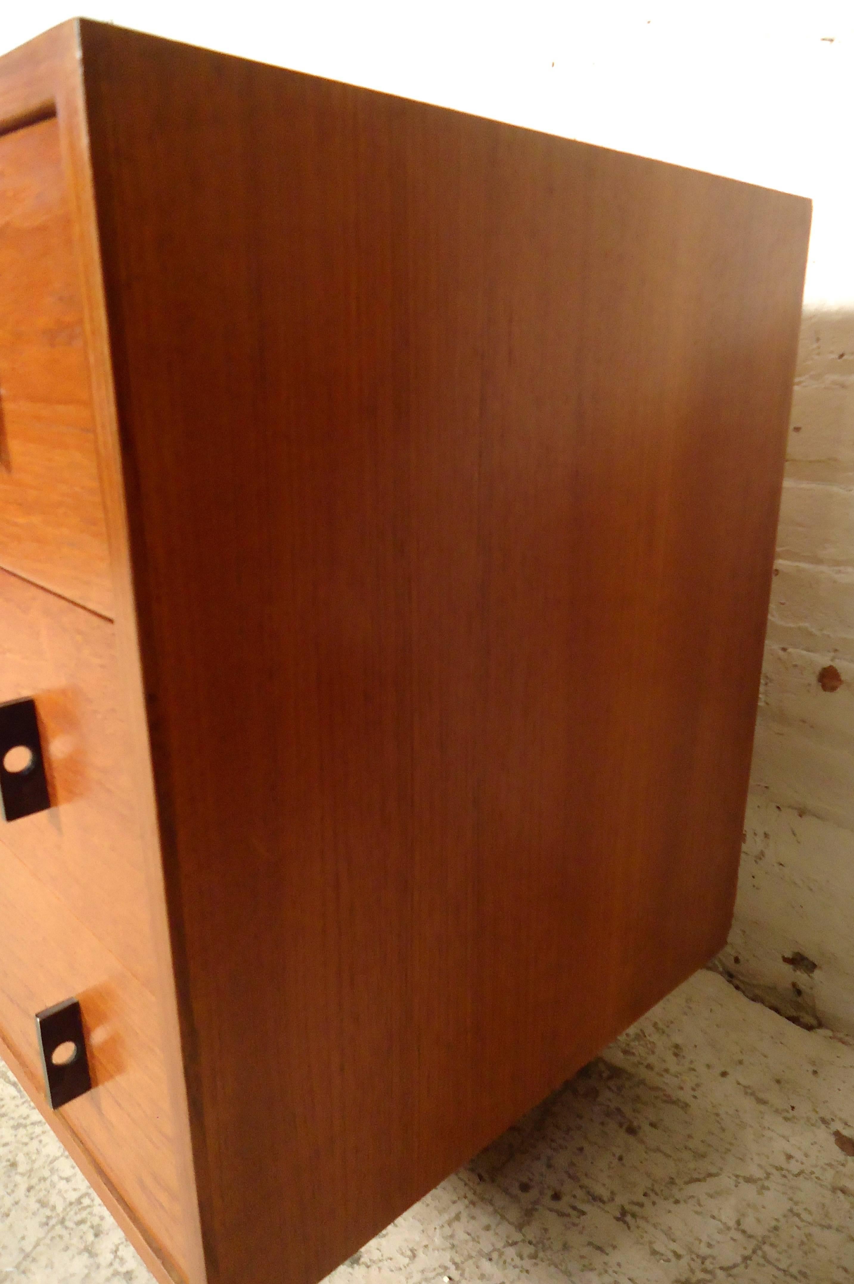 Long Mid-Century Modern Dresser 3