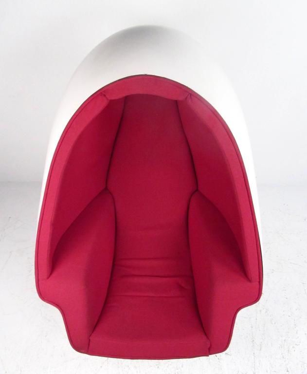 MidCentury Modern Lee West Stereo Egg Chair at 1stdibs