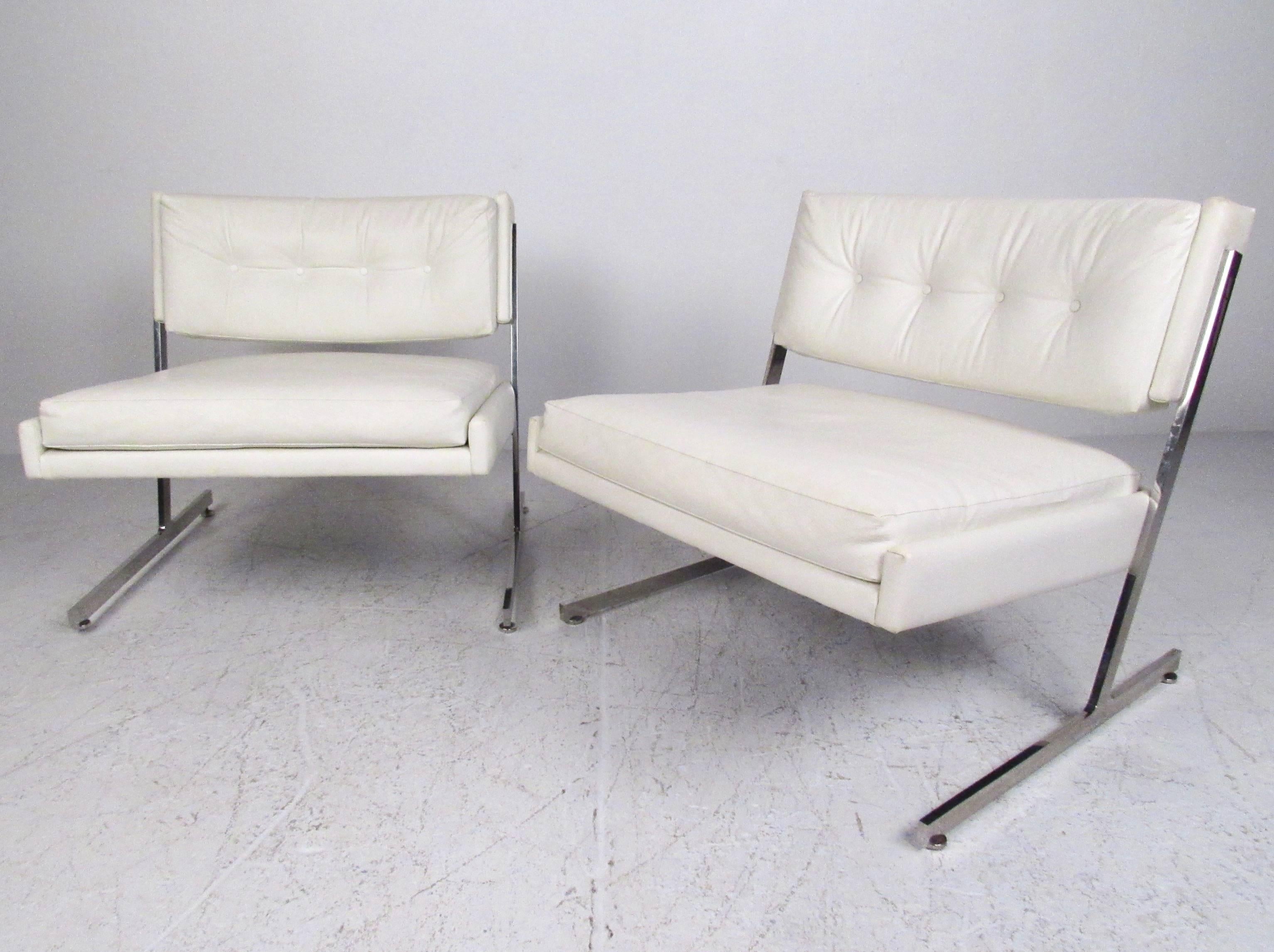 Mid-Century Modern Pair of Mid-Century Harvey Probber Slipper Chairs For Sale
