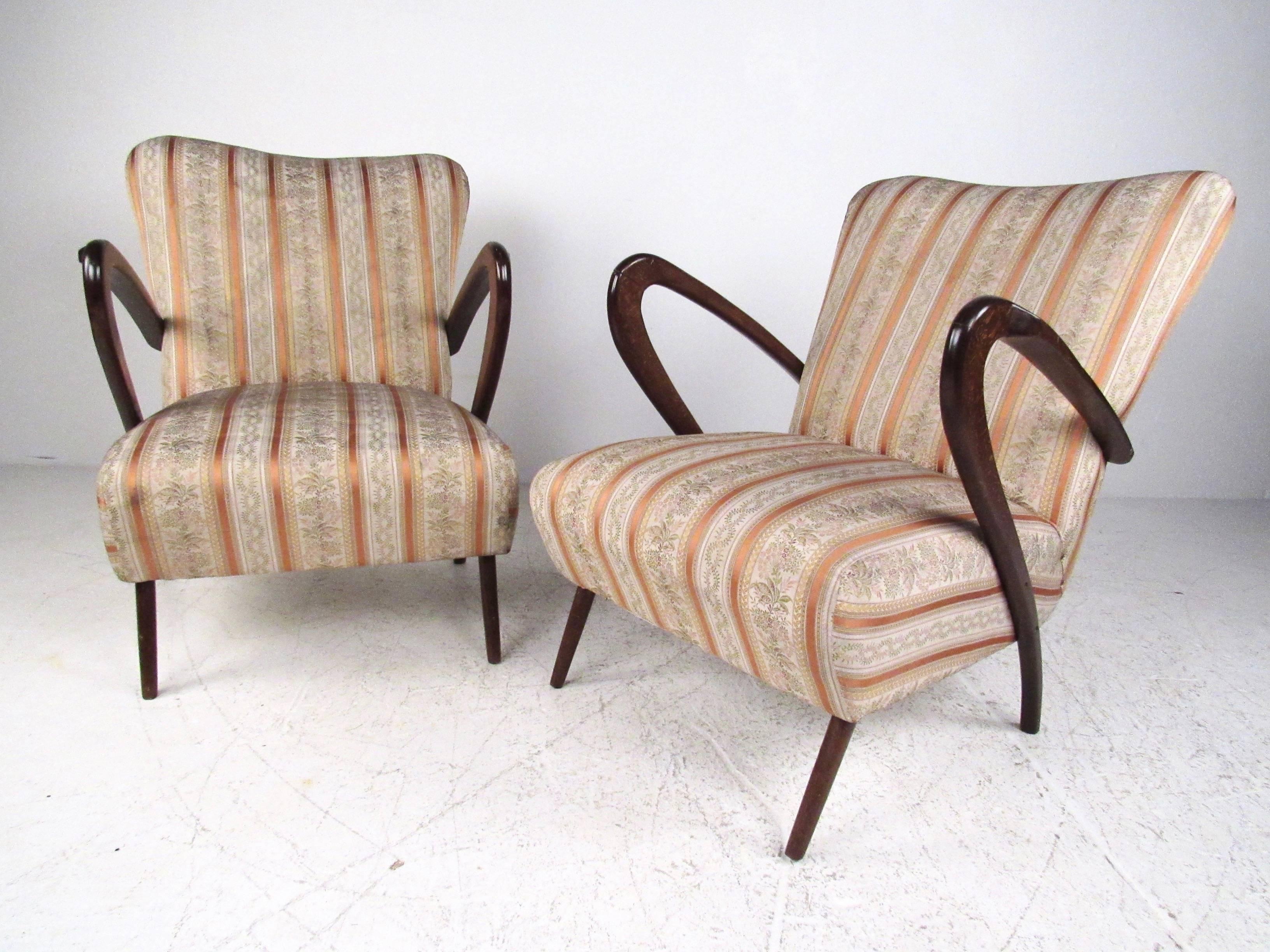 Mid-Century Modern Pair of Italian Modern Gio Ponti Style Lounge Chairs, 1950s