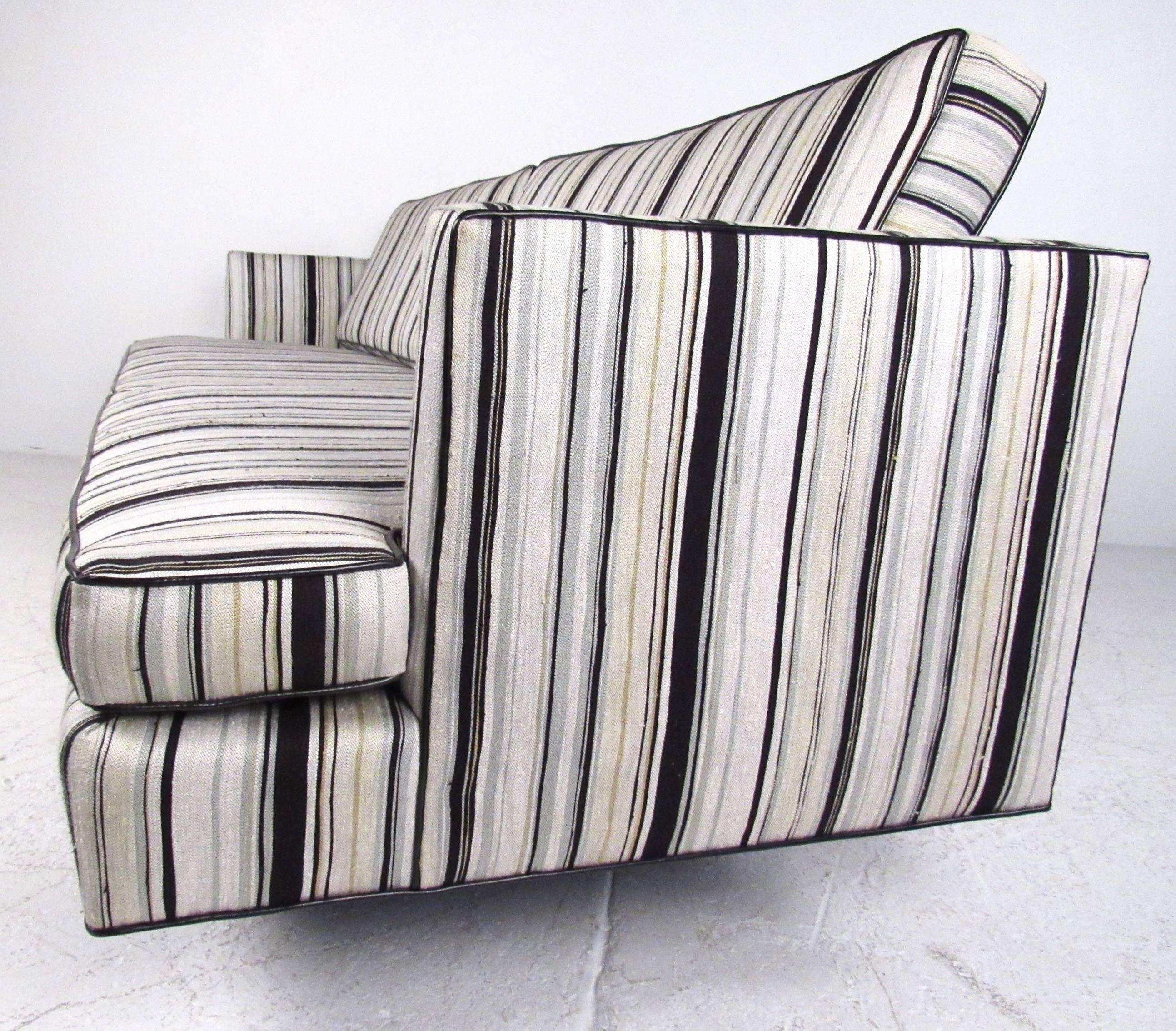 Mid-20th Century Vintage Mid-Century Modern Sofa by Dunbar For Sale