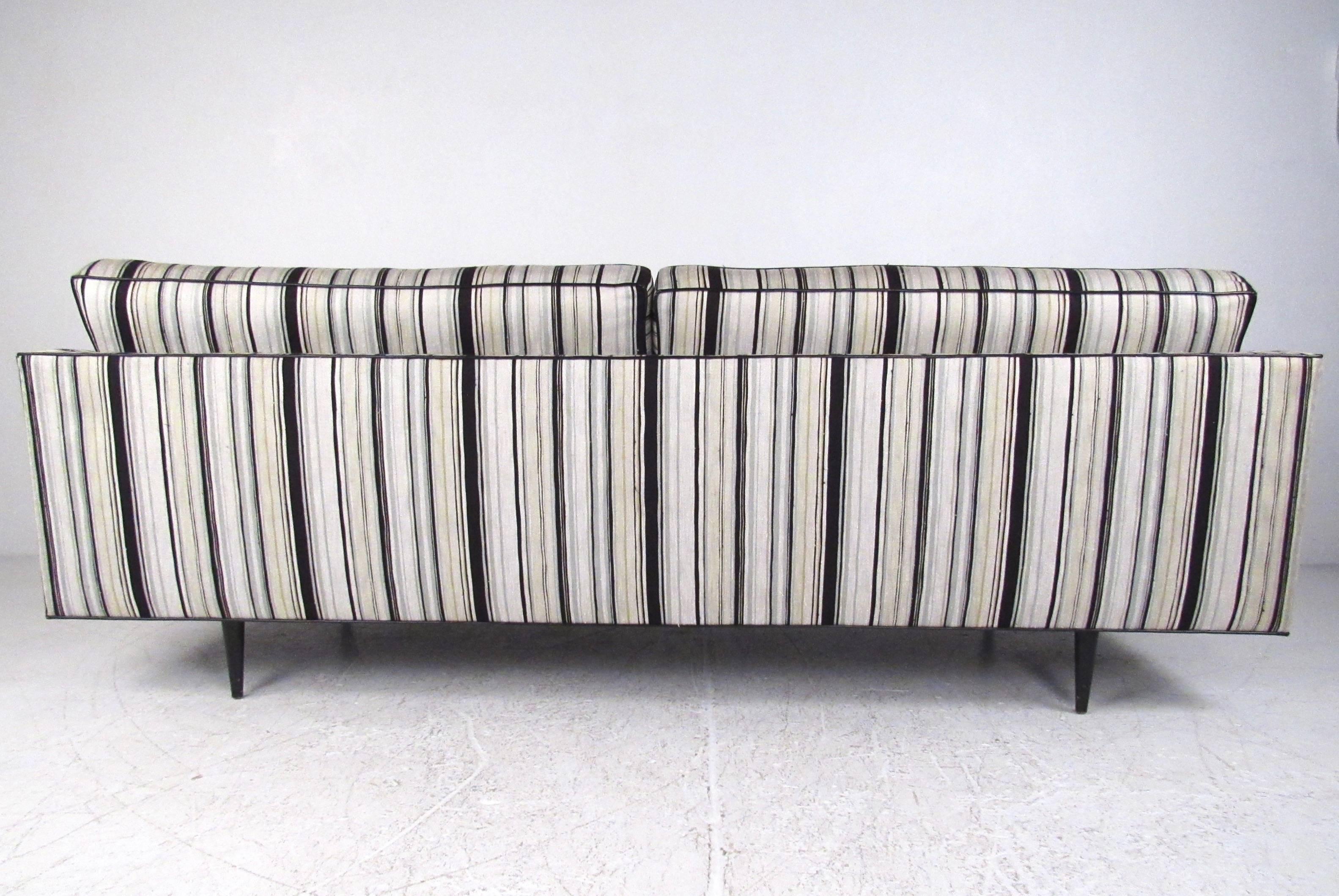 Vintage Mid-Century Modern Sofa by Dunbar In Good Condition For Sale In Brooklyn, NY