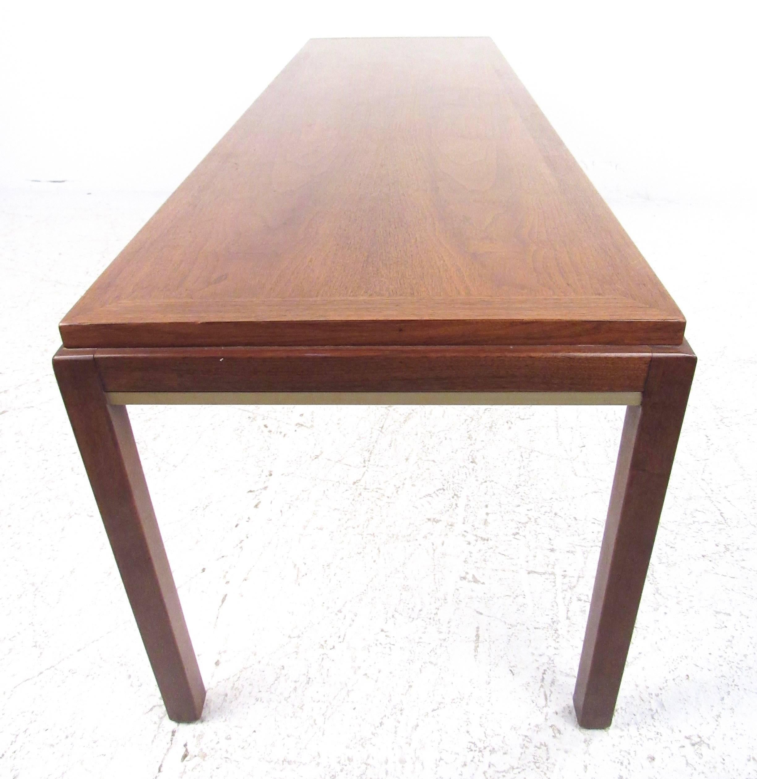 Mid-20th Century Mid-Century Modern Coffee Table in the Style of Edward Wormley For Sale