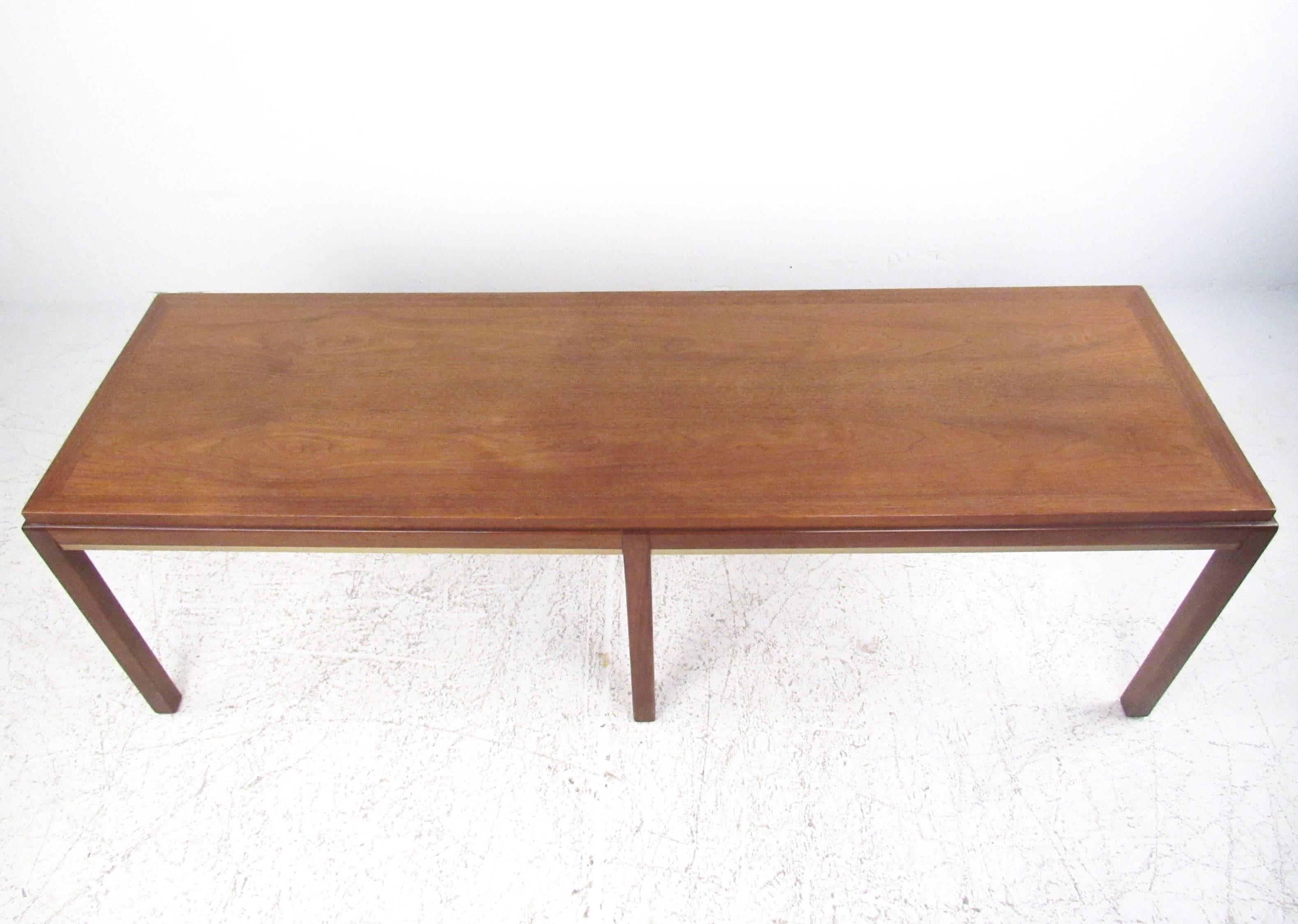 American Mid-Century Modern Coffee Table in the Style of Edward Wormley For Sale