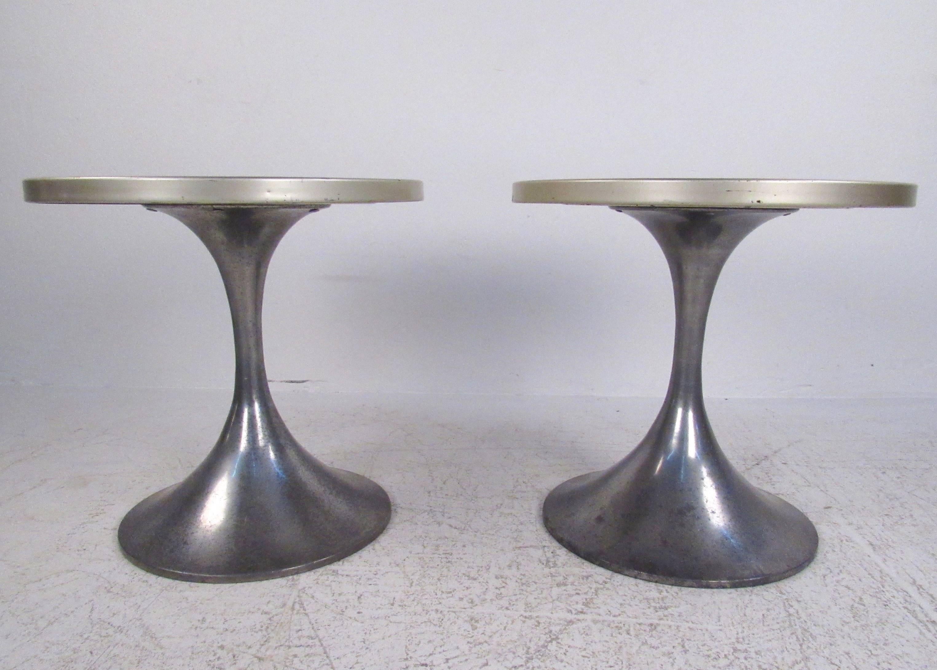 Pair of German Modern Tulip Pedestal Side Tables by HW Metallbau In Good Condition For Sale In Brooklyn, NY