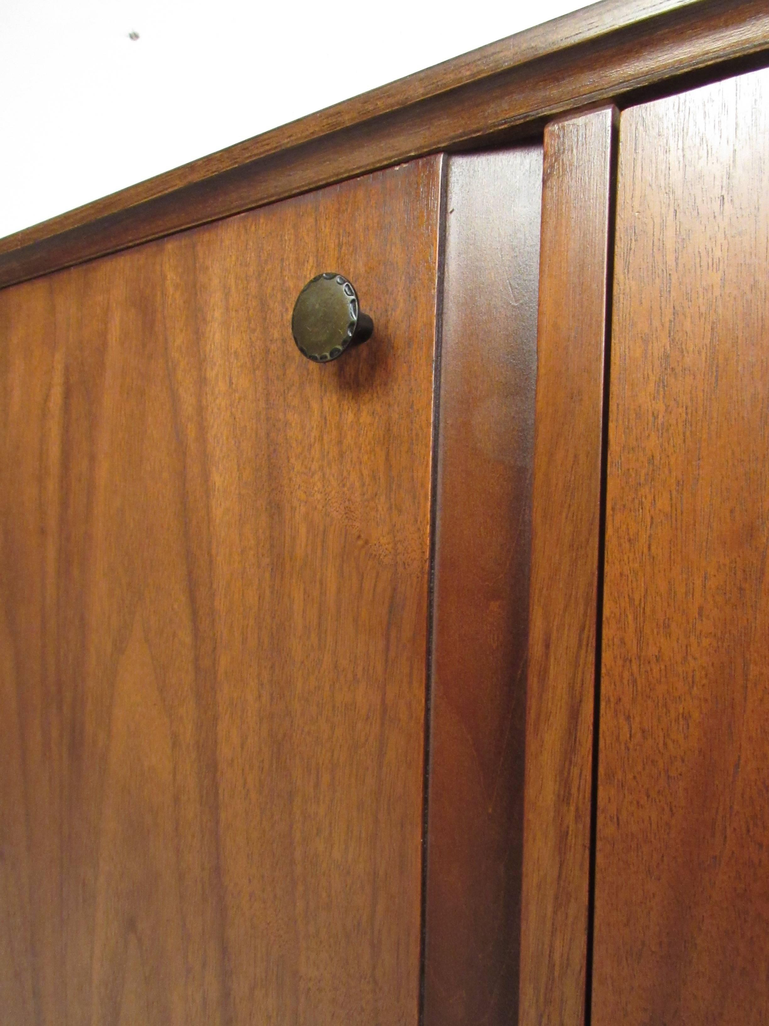 Stunning Mid-Century Walnut Armoire Dresser by American of Martinsville In Good Condition In Brooklyn, NY