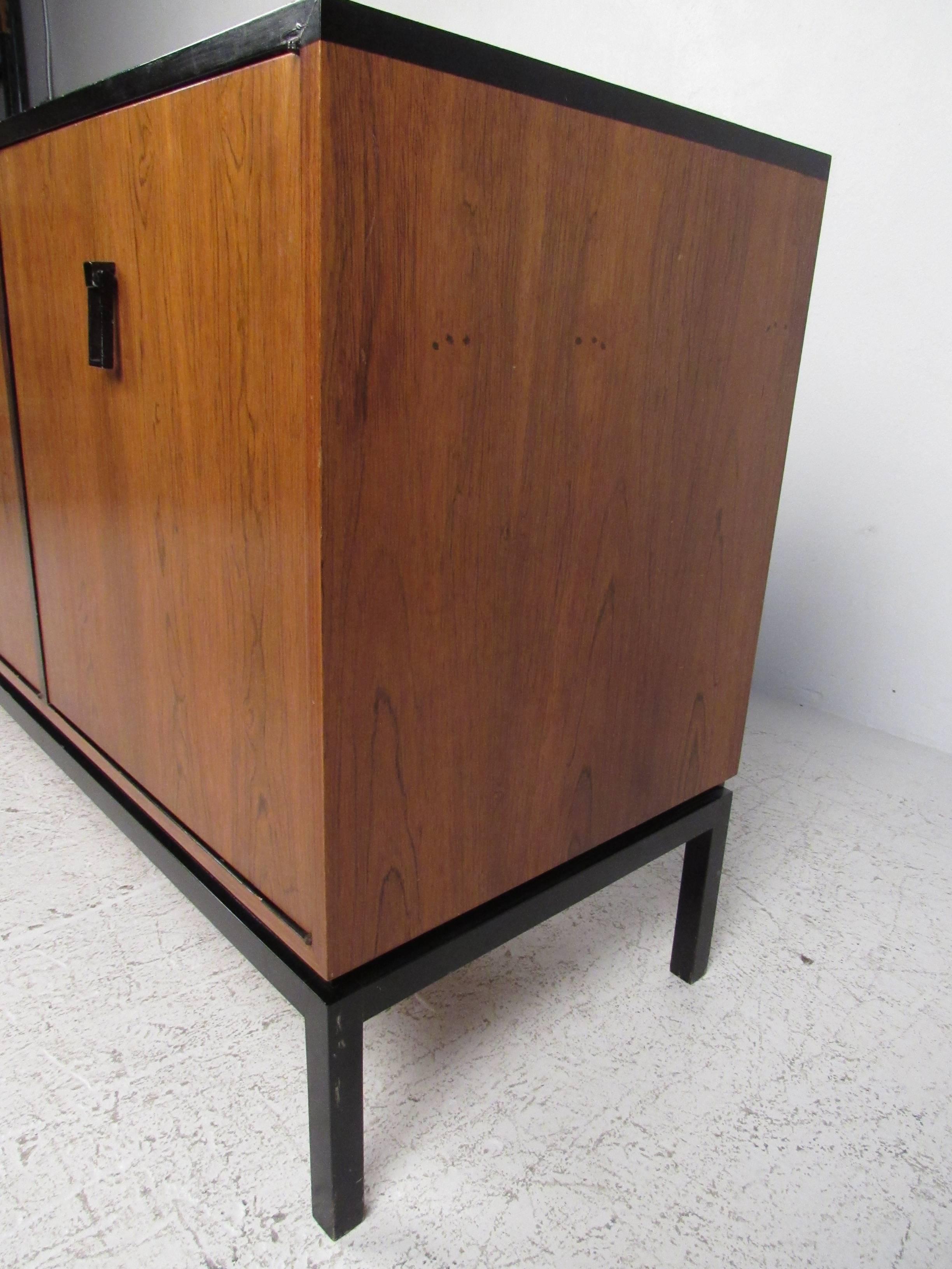 Dunbar Credenza In Good Condition For Sale In Brooklyn, NY