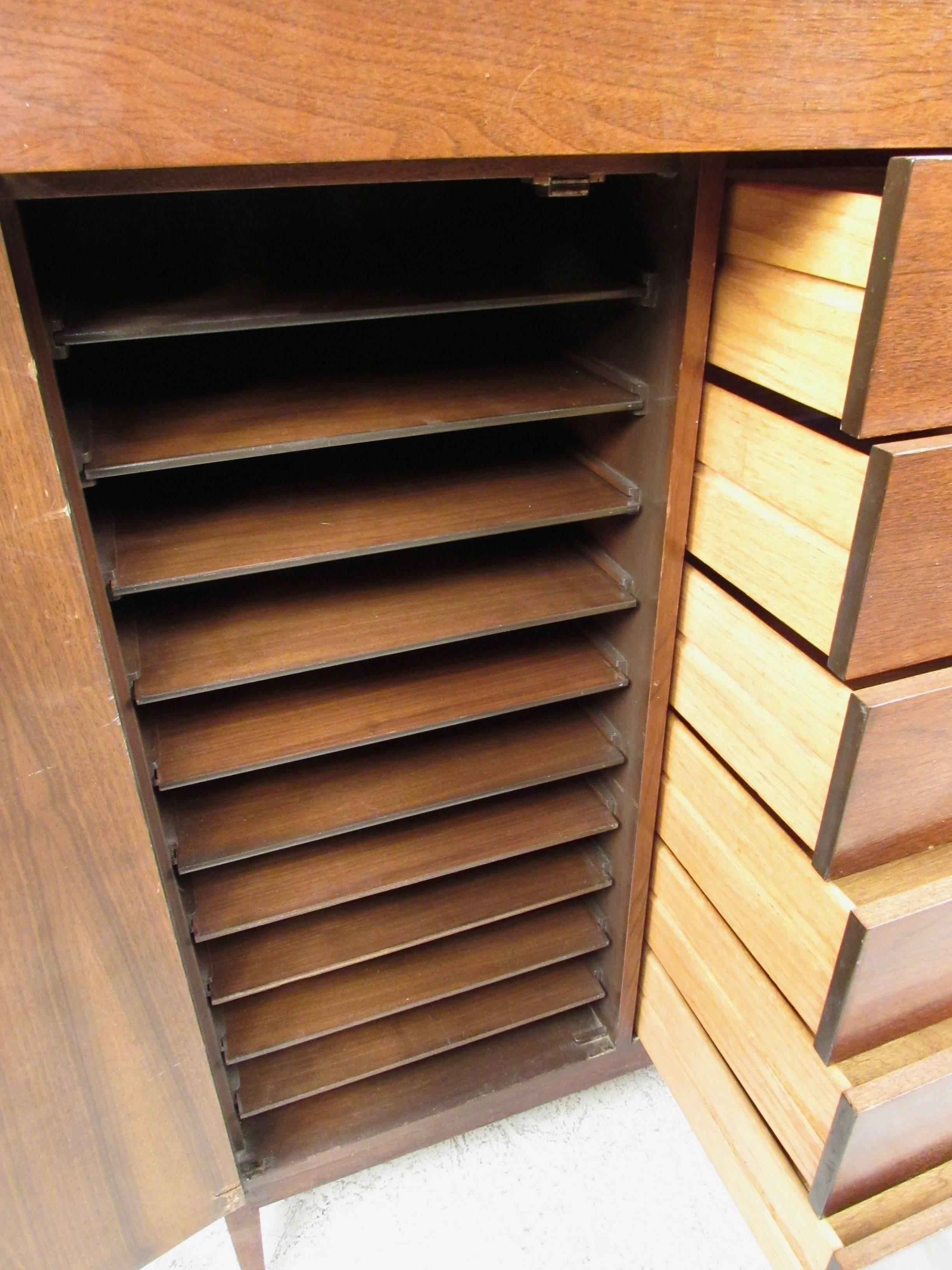 American Mid-Century Highboy Dresser in the Style of Paul McCobb