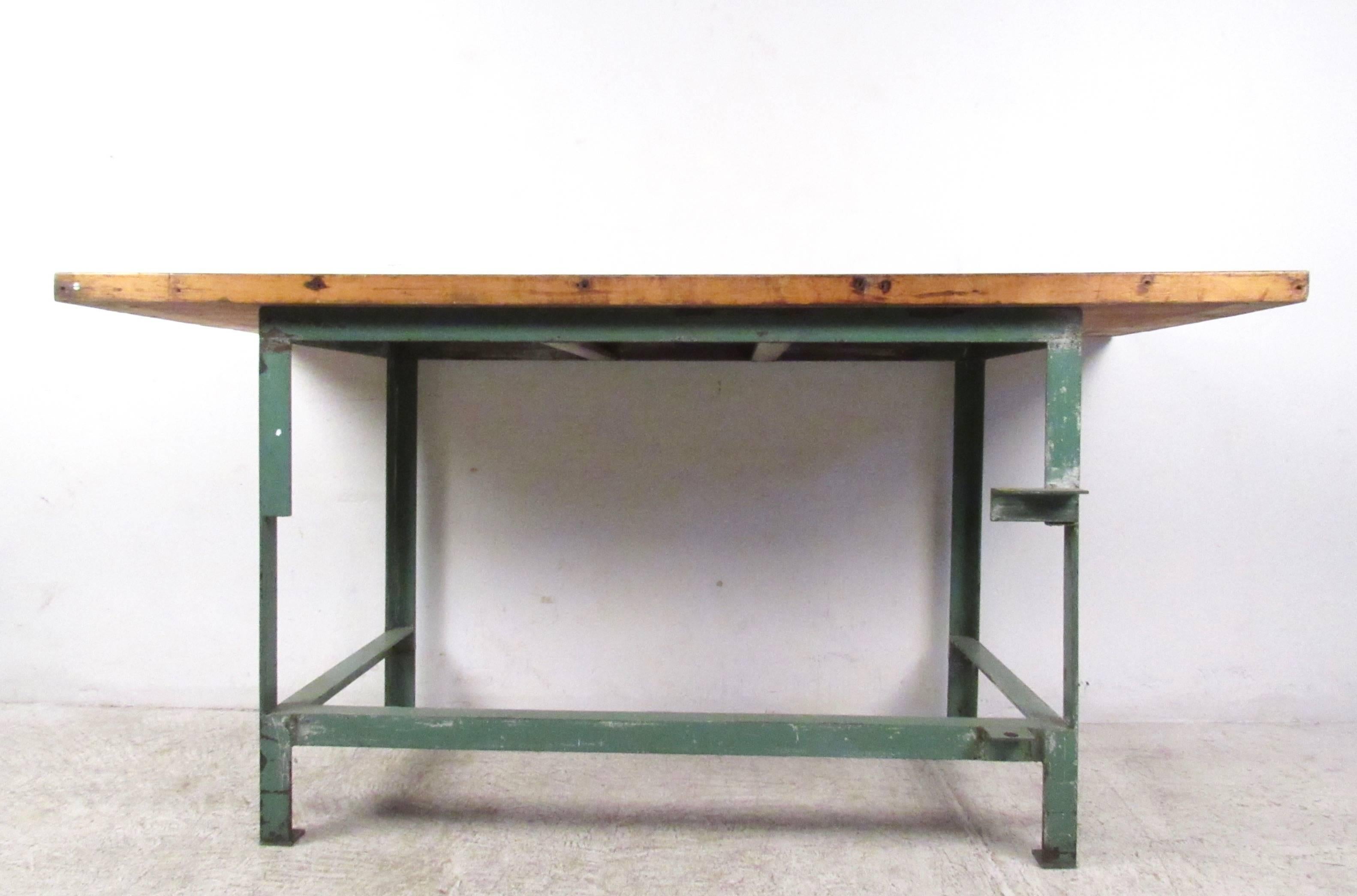 Vintage Industrial Iron and Wood Workshop Bench In Distressed Condition In Brooklyn, NY