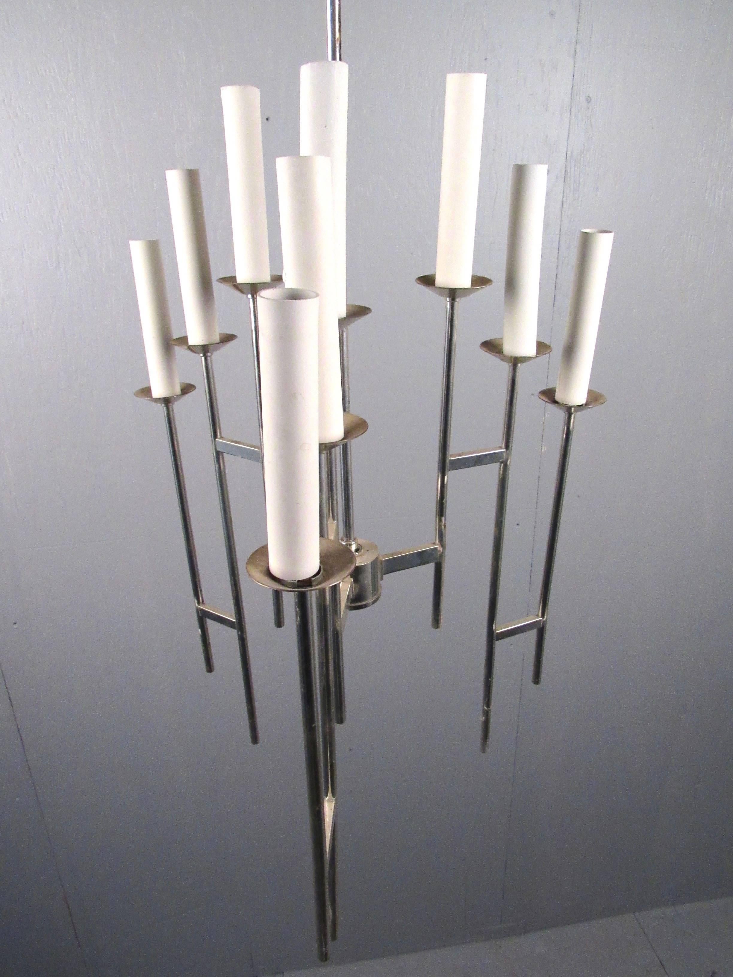 Araña de estilo candelabro moderno de mediados de siglo siglo XX en venta