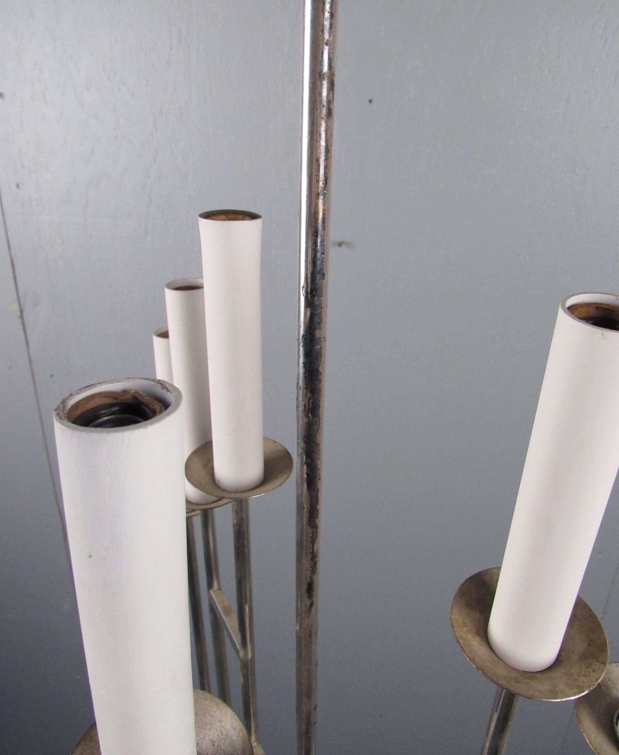Araña de estilo candelabro moderno de mediados de siglo en venta 3