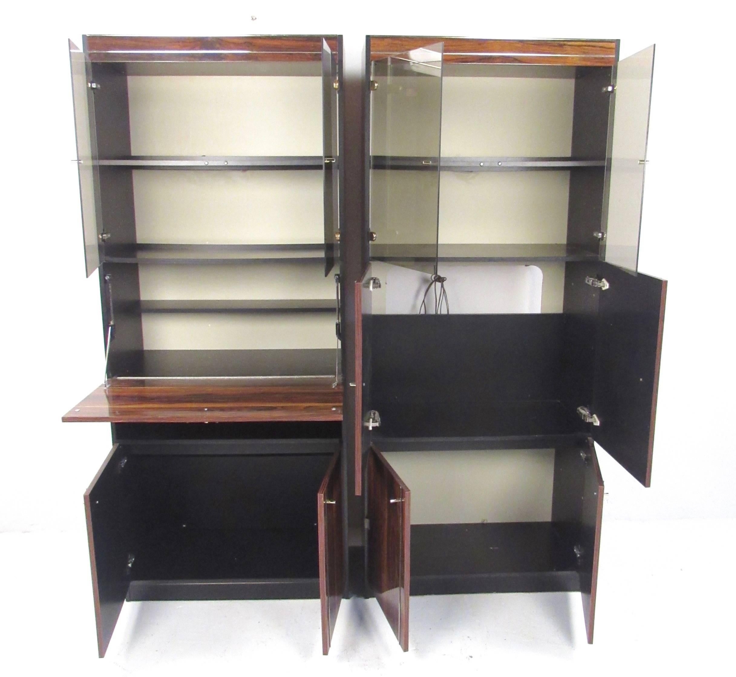 Pair of Modern Bookshelf Display Cabinets In Good Condition In Brooklyn, NY