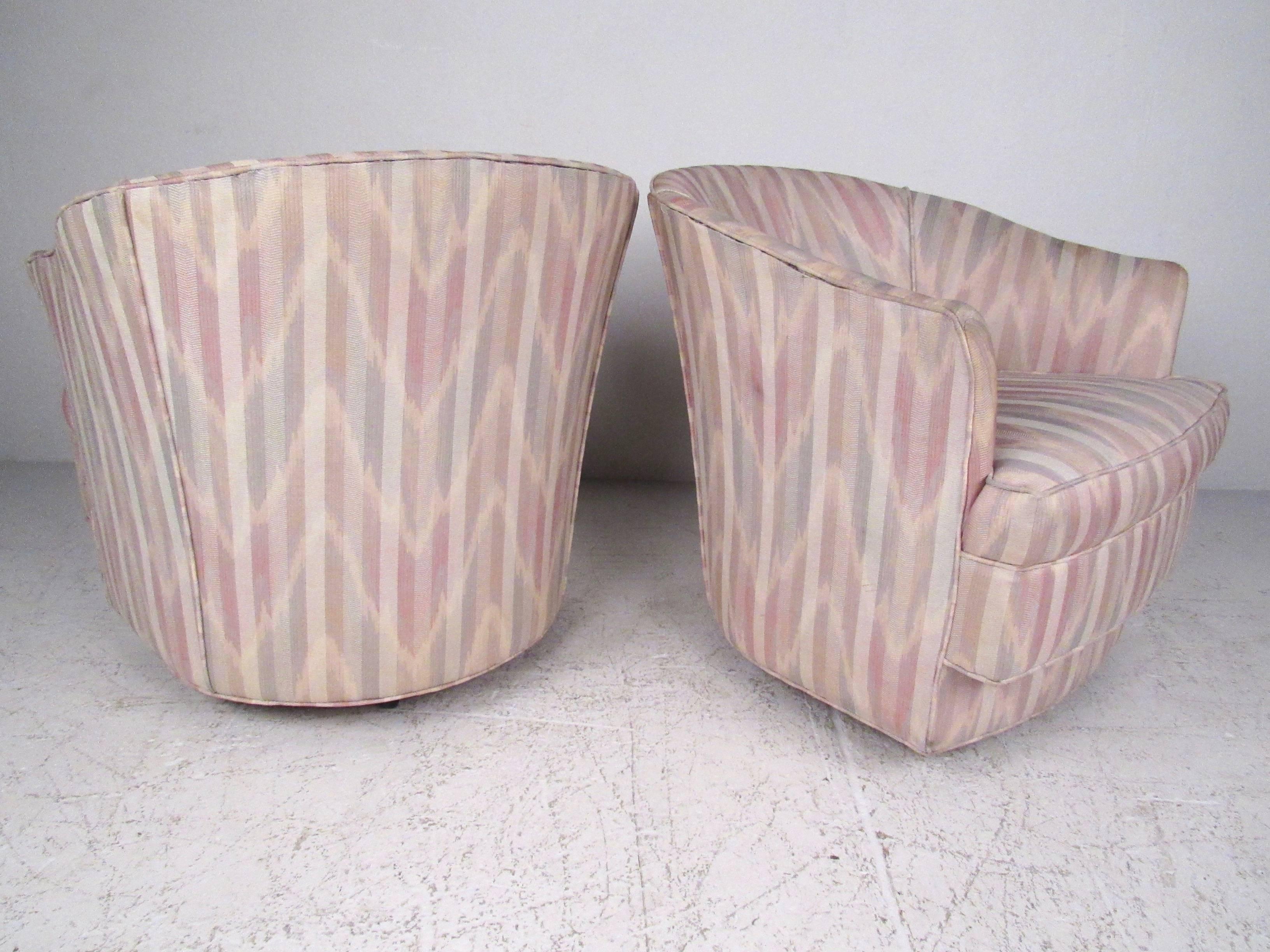 American Pair of Mid-Century Modern Lounge Chairs by John Stuart Inc