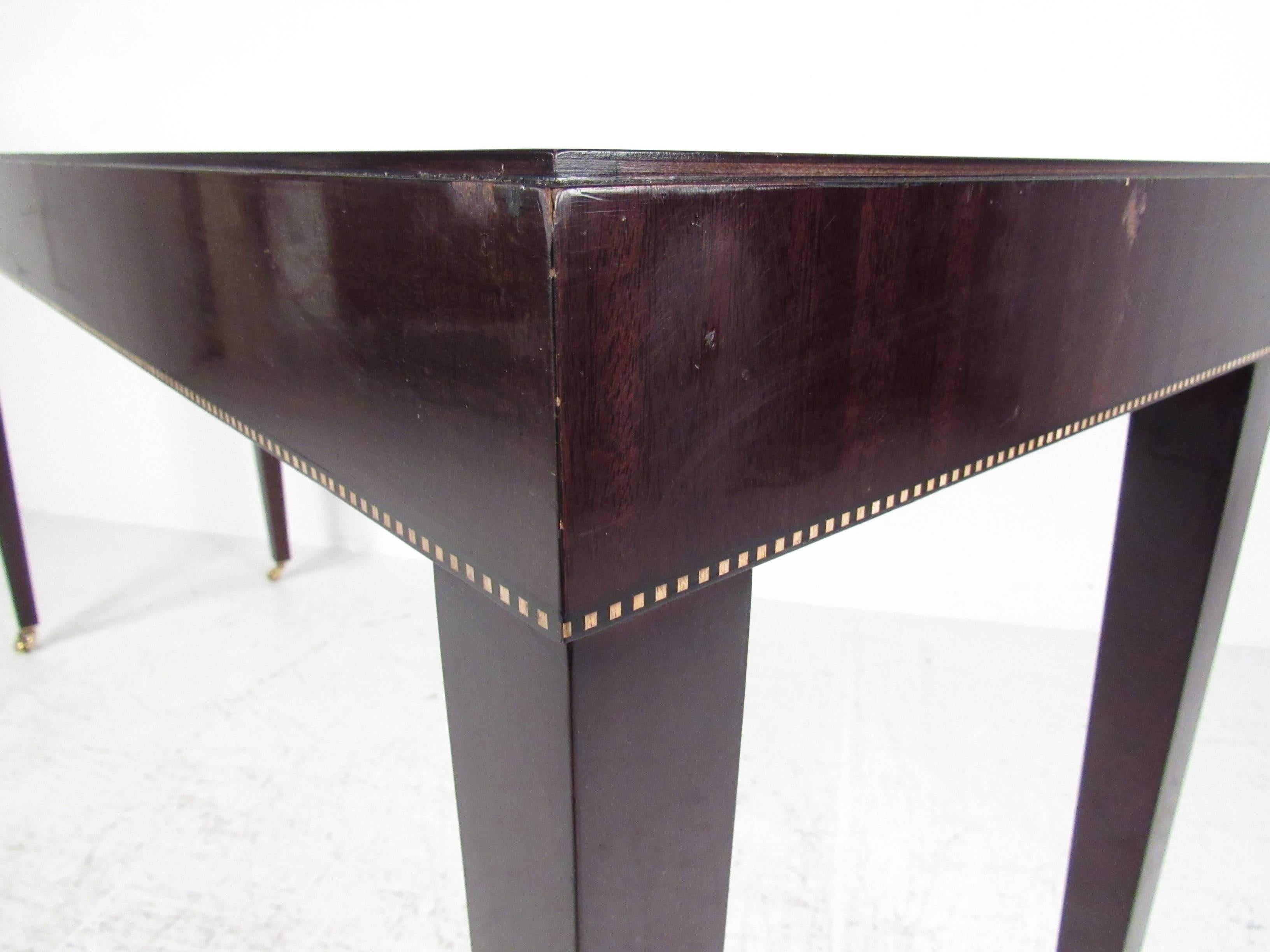 Elegant Contemporary Modern Console Table In Good Condition In Brooklyn, NY