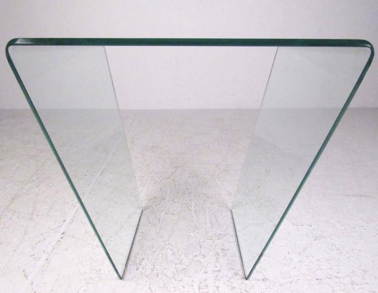 Contemporary Modern Curved Glass End Table For Sale at 1stDibs bent