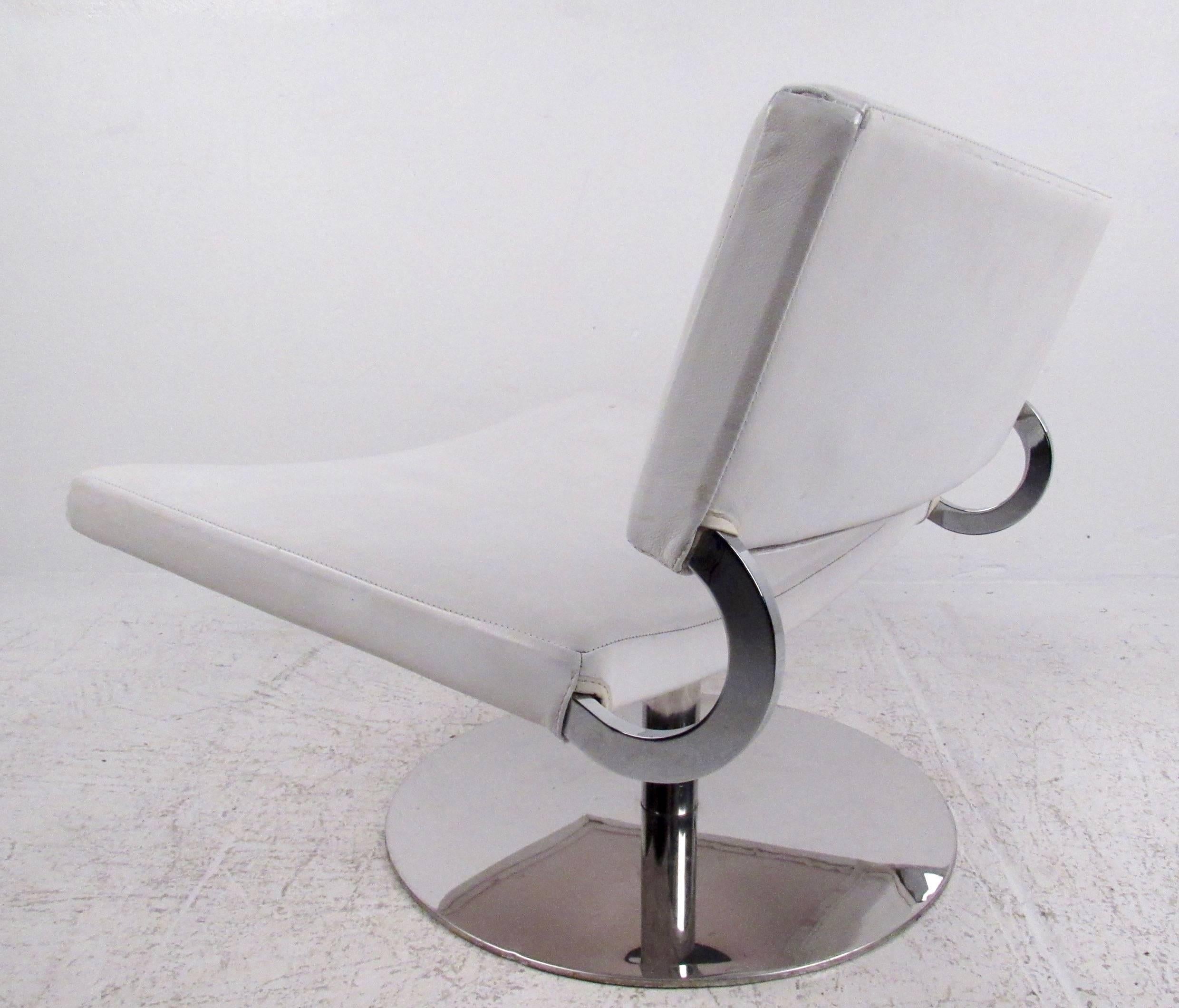20th Century Modern Swivel Lounge Chair For Sale