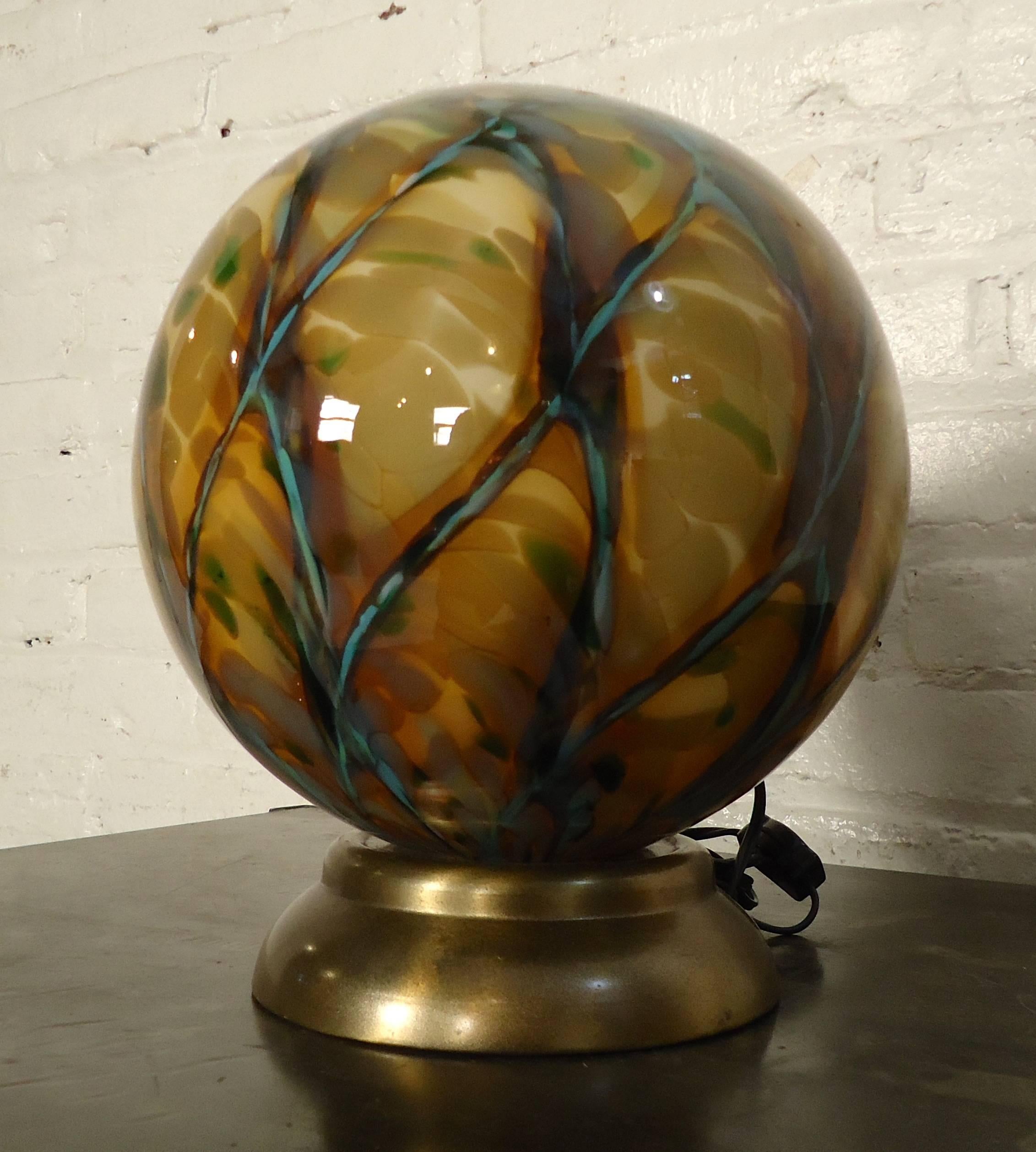 Odd Mid-Century Modern Sphere Lamp In Good Condition In Brooklyn, NY