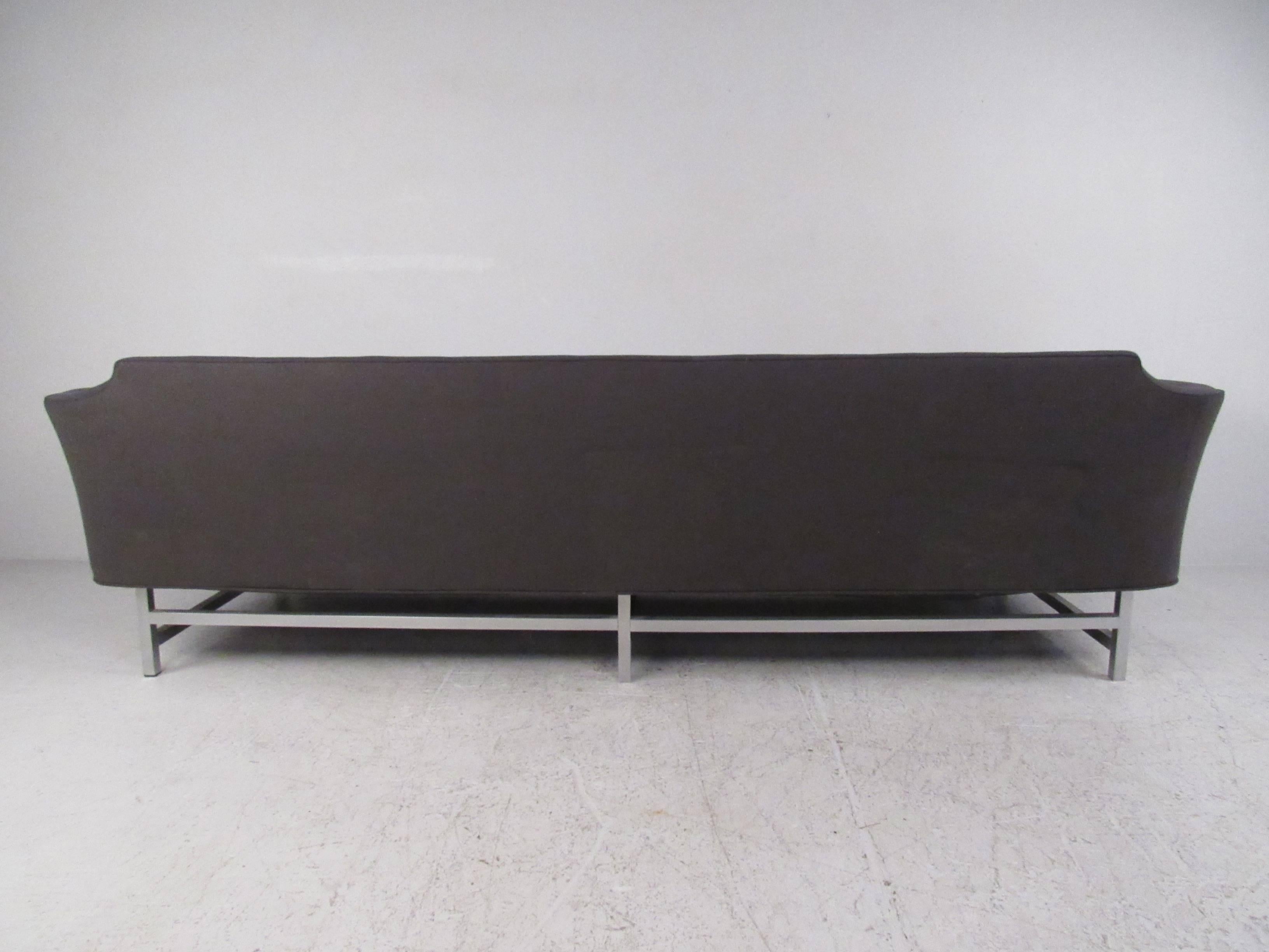 Long Modern Sofa In Good Condition For Sale In Brooklyn, NY