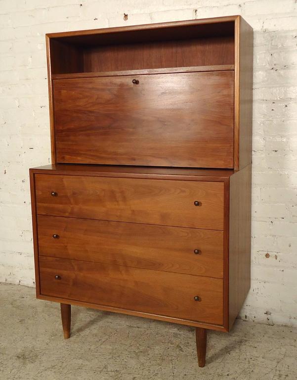 MidCentury Modern Walnut Hutch For Sale at 1stdibs