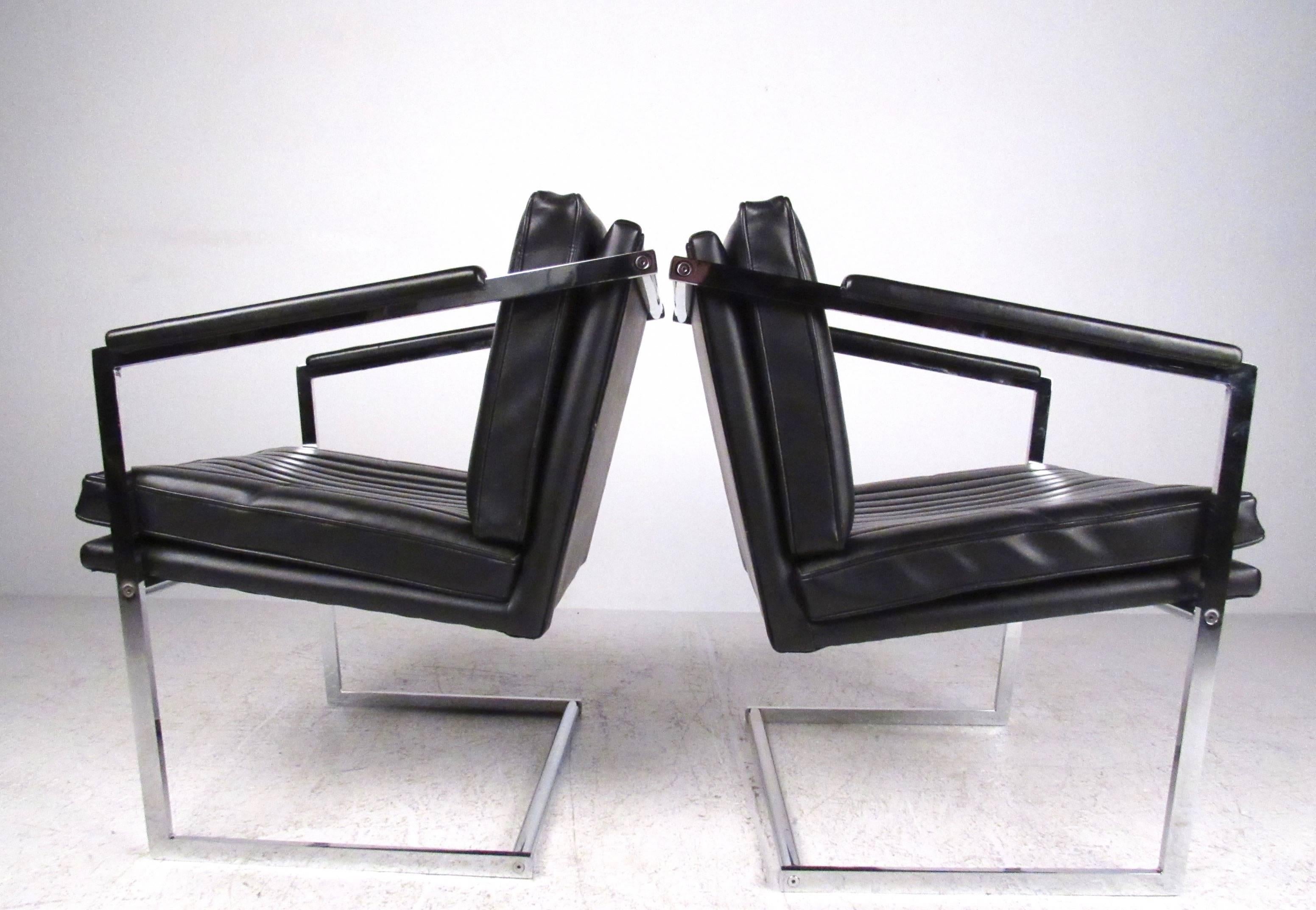 American Pair of Mid-Century Modern Cantilevered Side Chairs