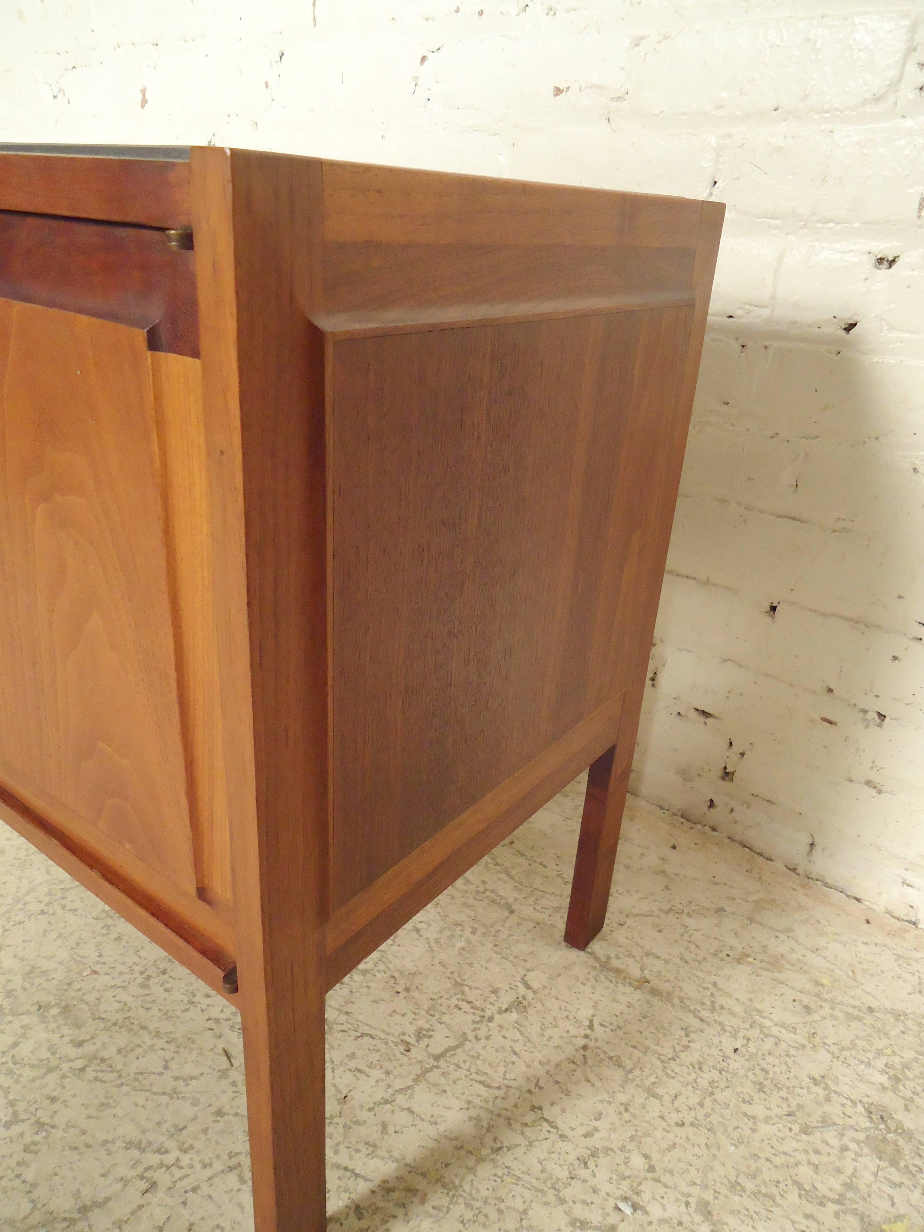 Single Mid-Century Nightstand with Stone Top In Good Condition In Brooklyn, NY
