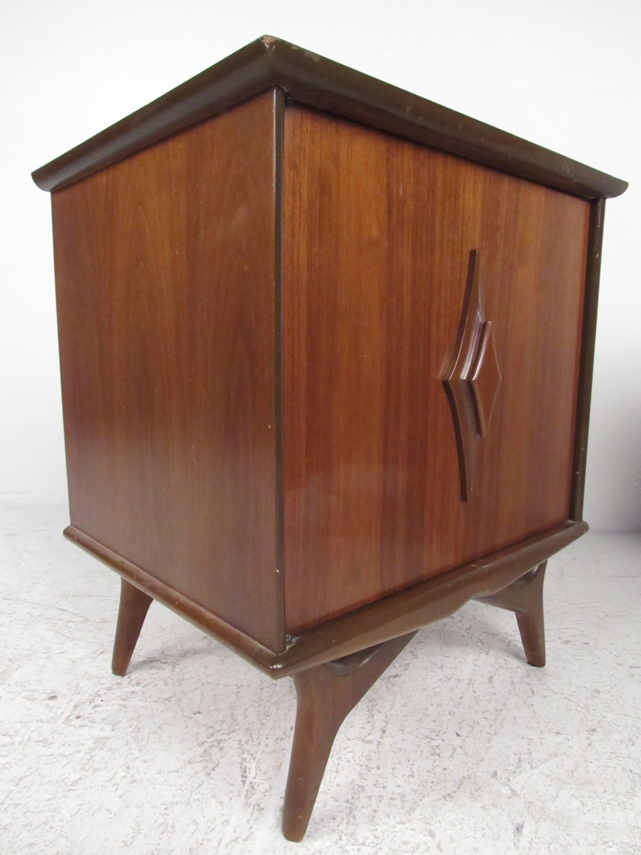 American Pair of Vintage Walnut Nightstands For Sale