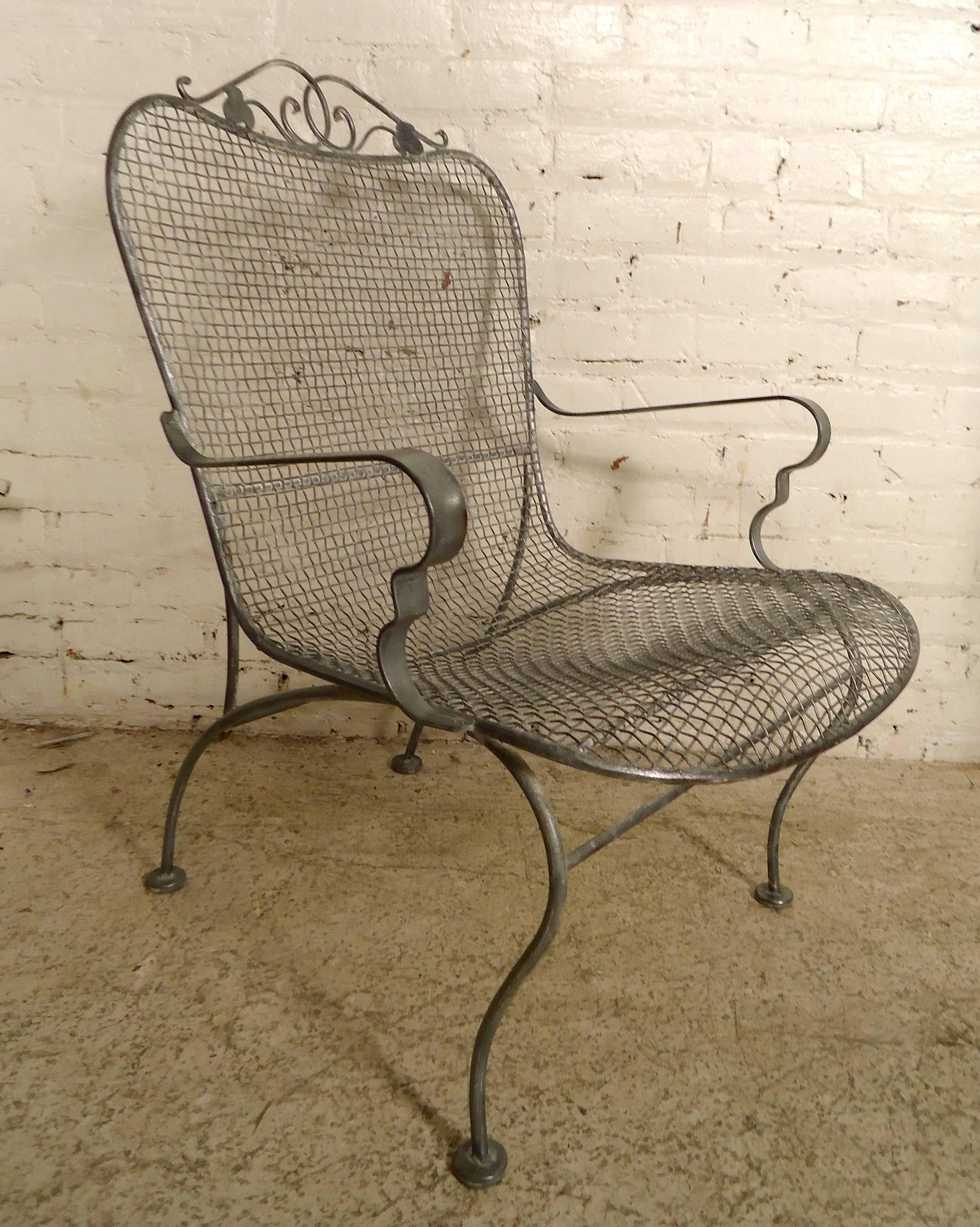 Mid-Century Modern Paire de chaises de patio vintage en métal Woodard en vente