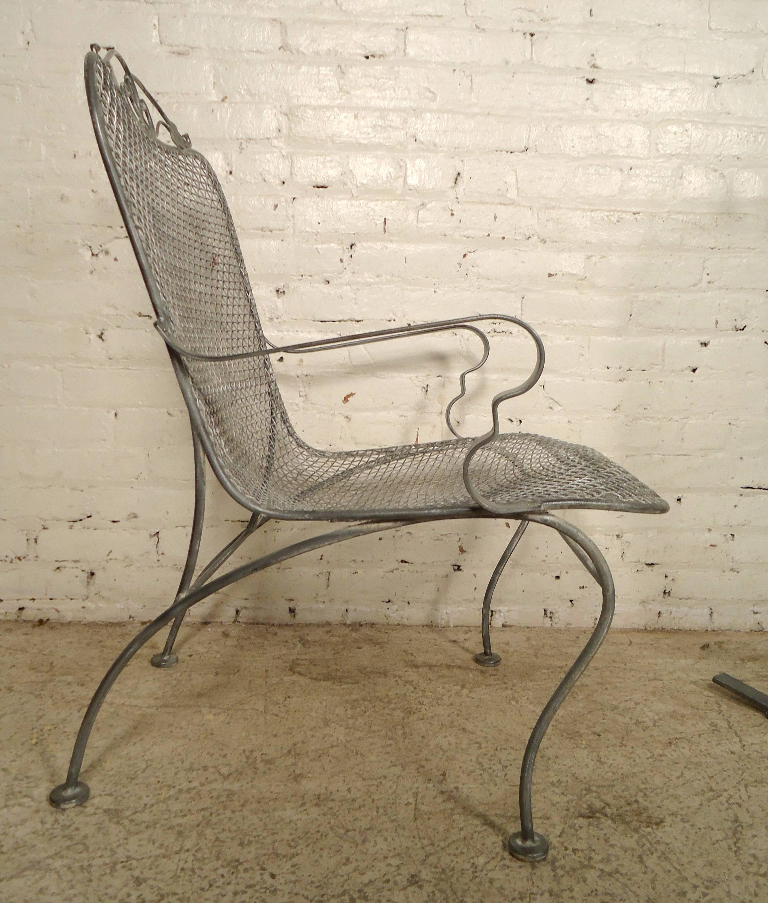 20th Century Pair of Vintage Woodard Metal Patio Chairs For Sale