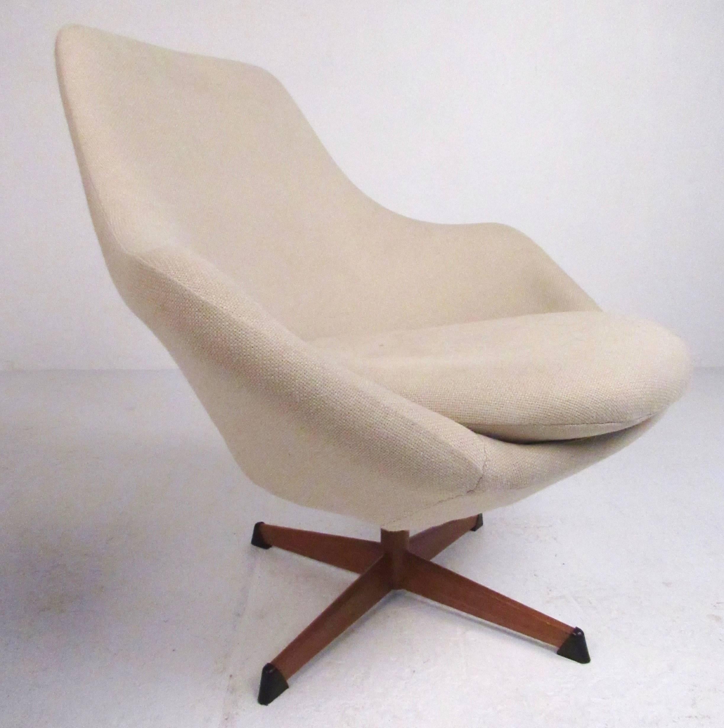 scandinavian swivel chairs