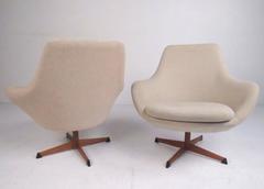 Pair of Scandinavian Modern Swivel Lounge Chairs by Dahlens