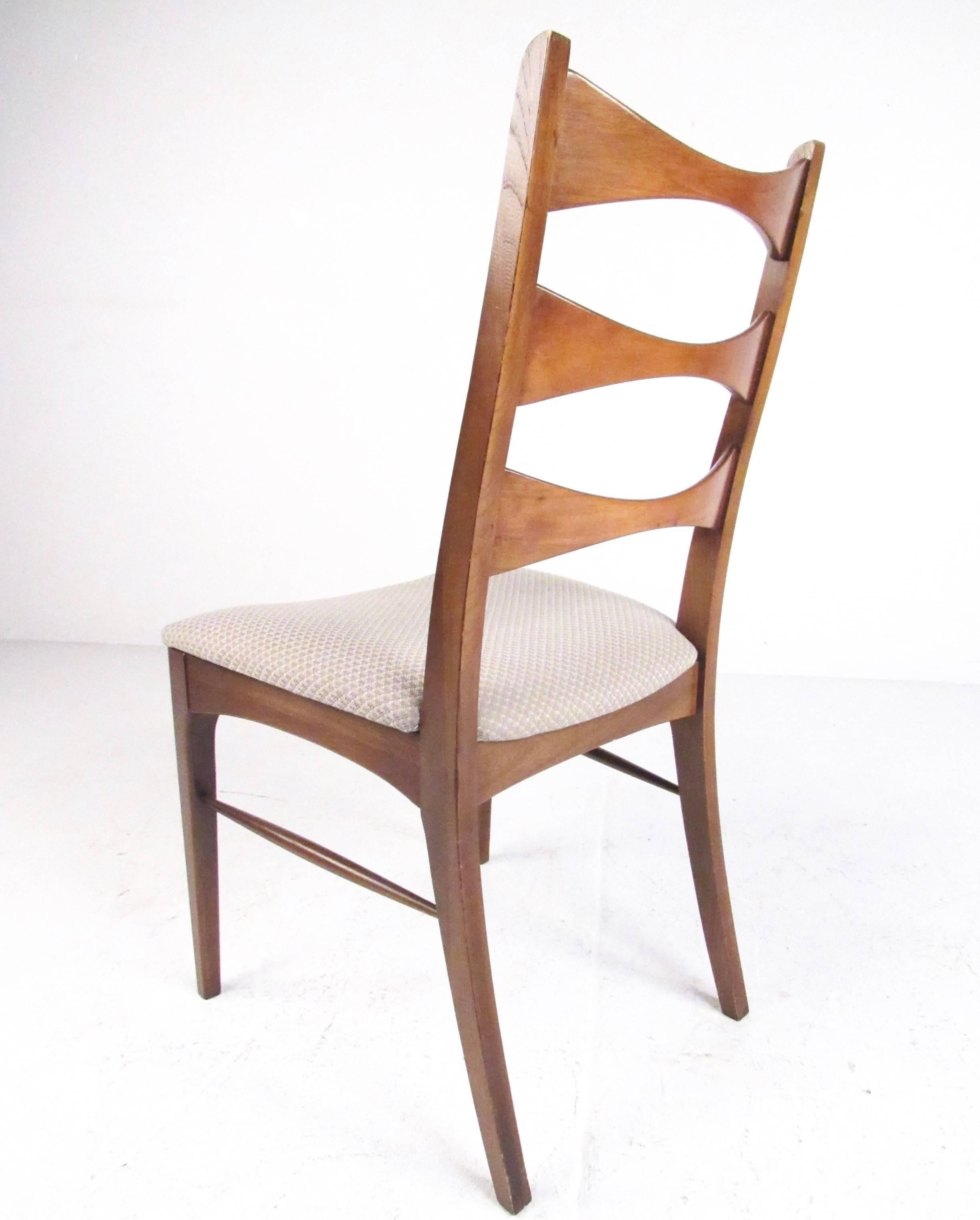 Mid-20th Century Set of Mid-Century American Walnut Dining Chairs