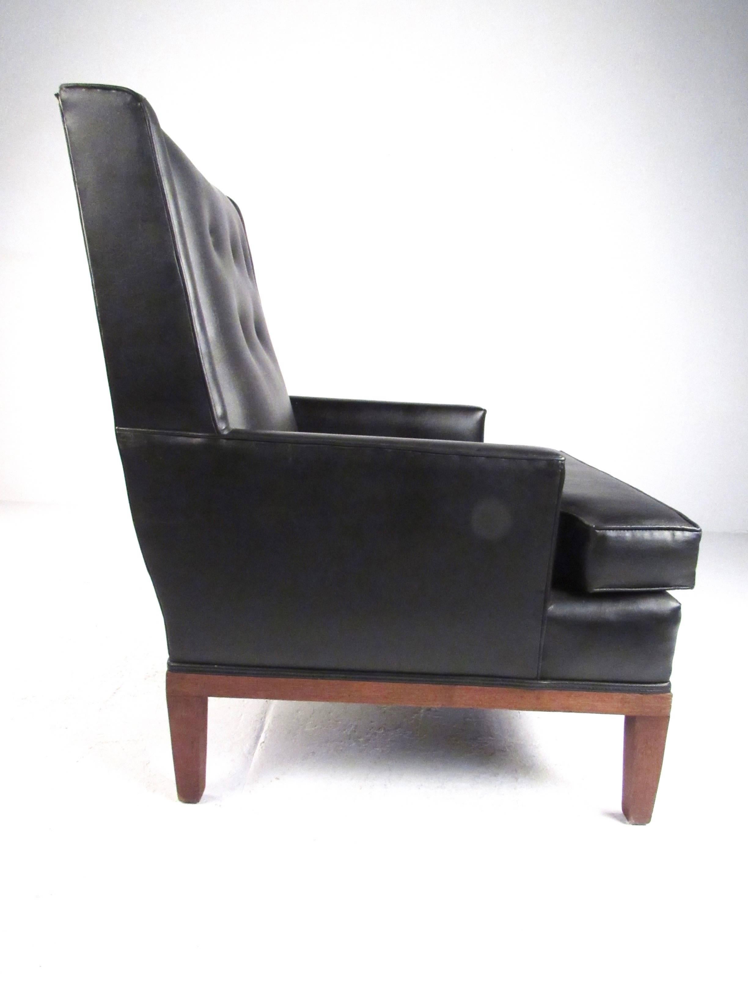 Mid-Century Modern Chaise longue The Moderns avec ottoman en vente