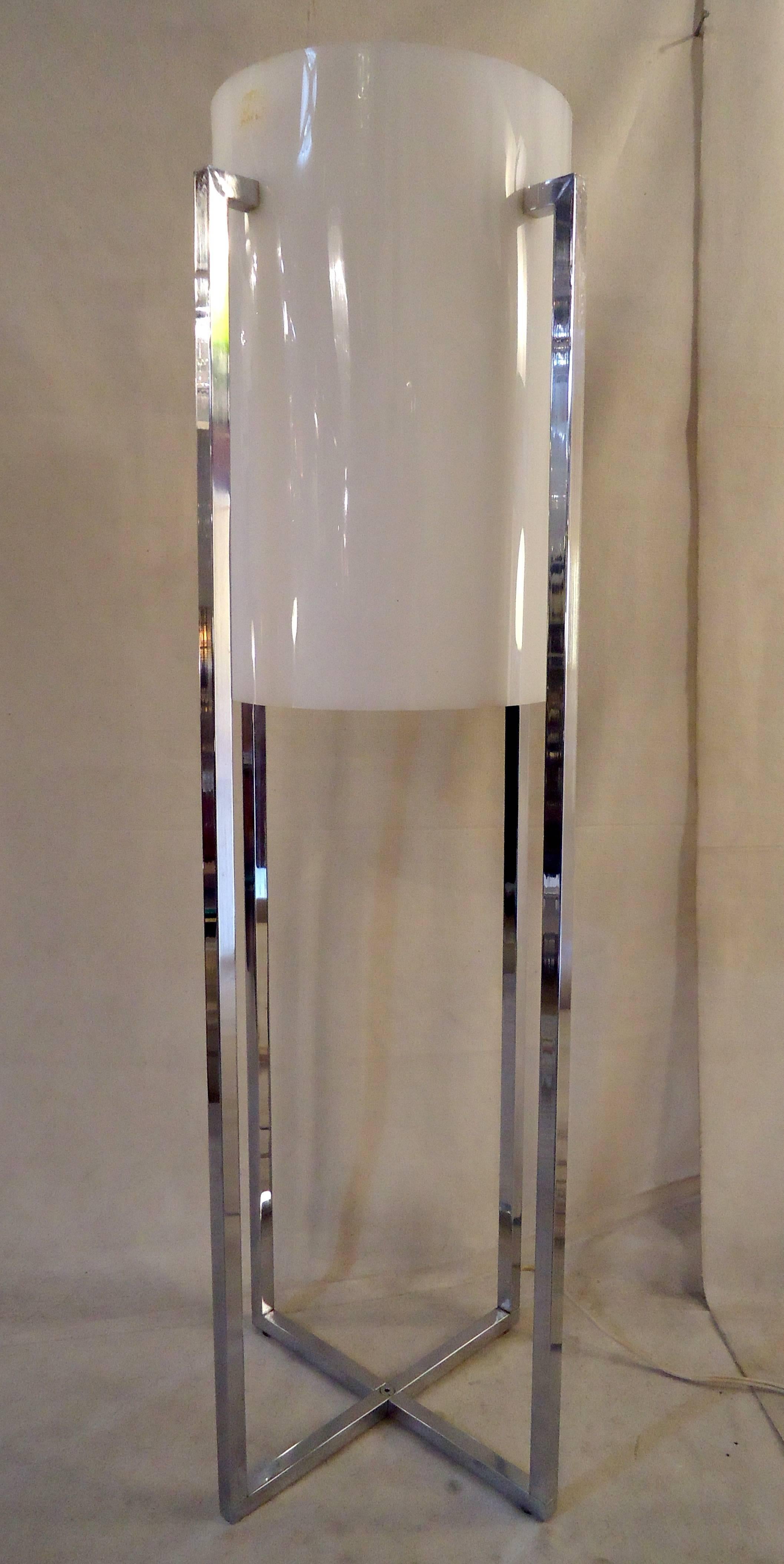 Beautiful Mid-Century Modern single chrome base lamp features a Lucite shade and holds one bulb.

(Please confirm item location NY or NJ with dealer).