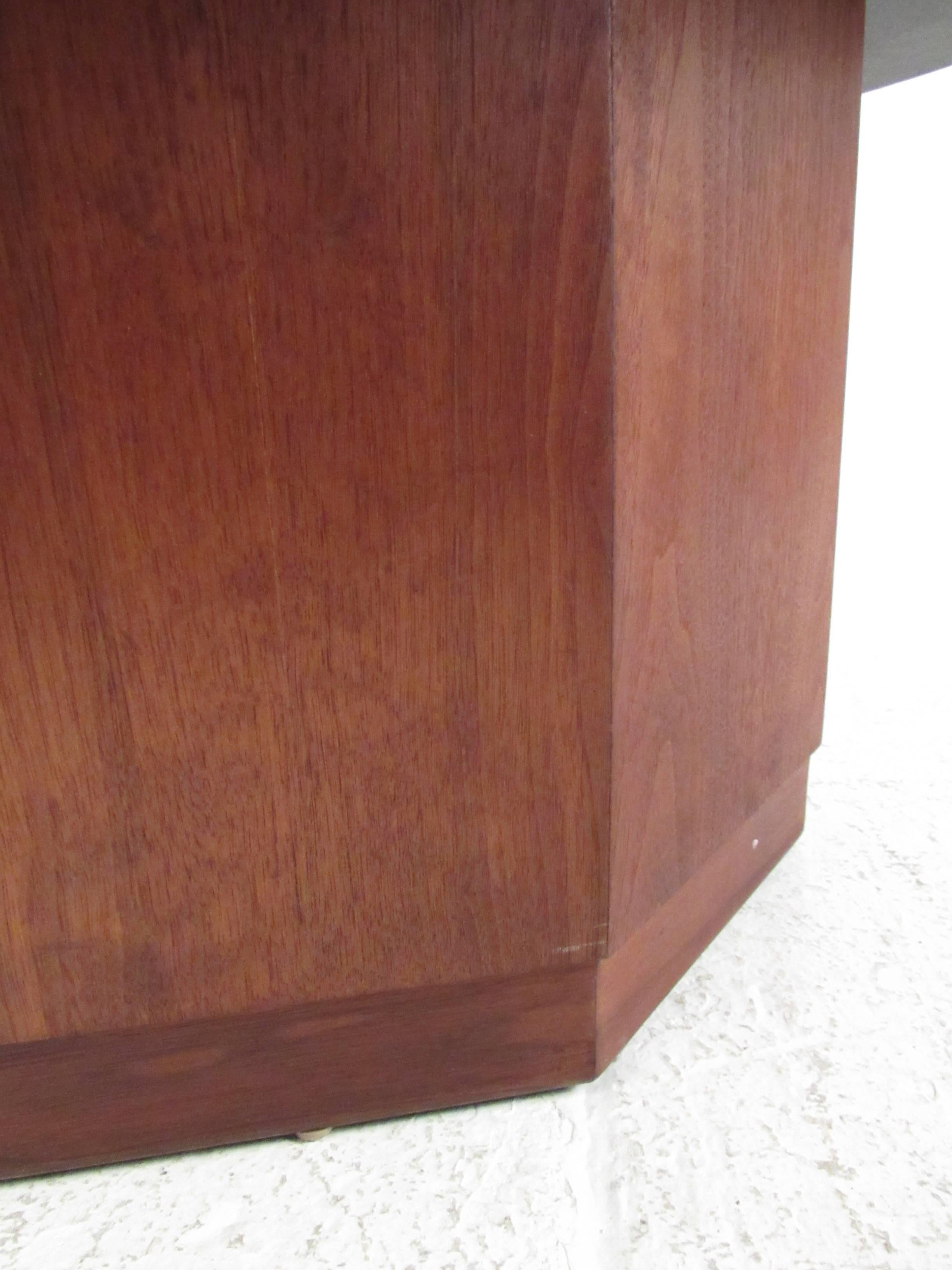 Mid-Century Modern Harvey Probber Style Coffee Table In Good Condition In Brooklyn, NY