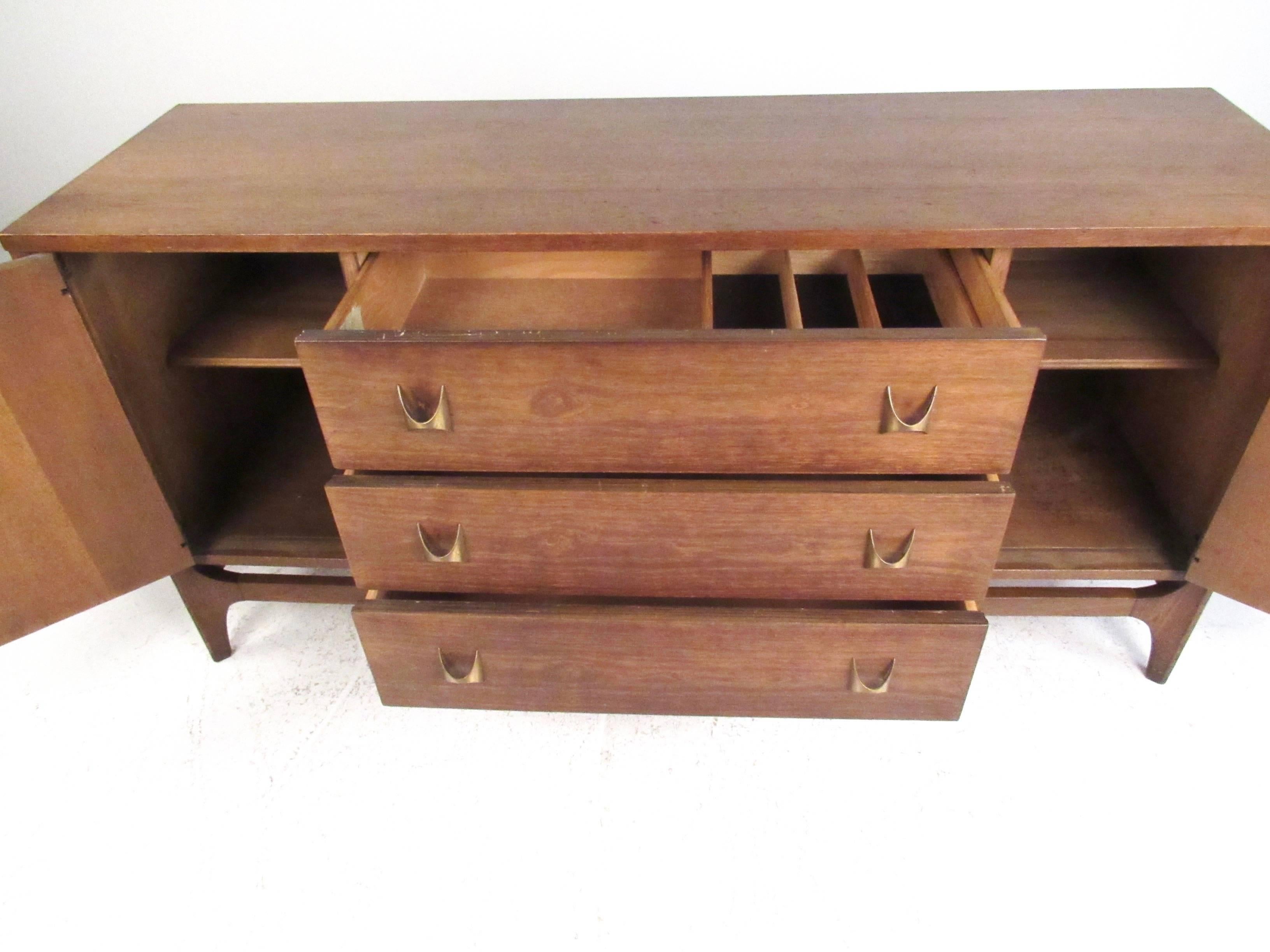 brasilia sideboard