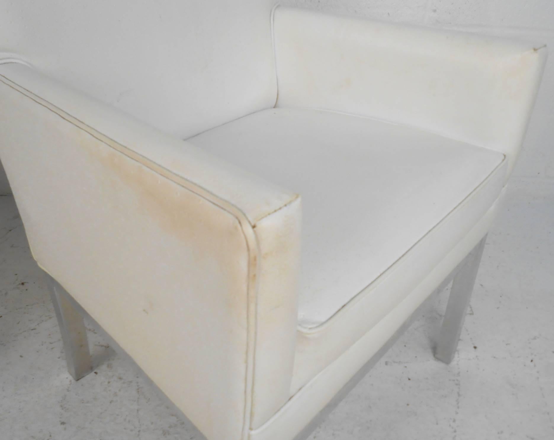 Pair of Vintage Modern High Back Vinyl Armchairs For Sale 2