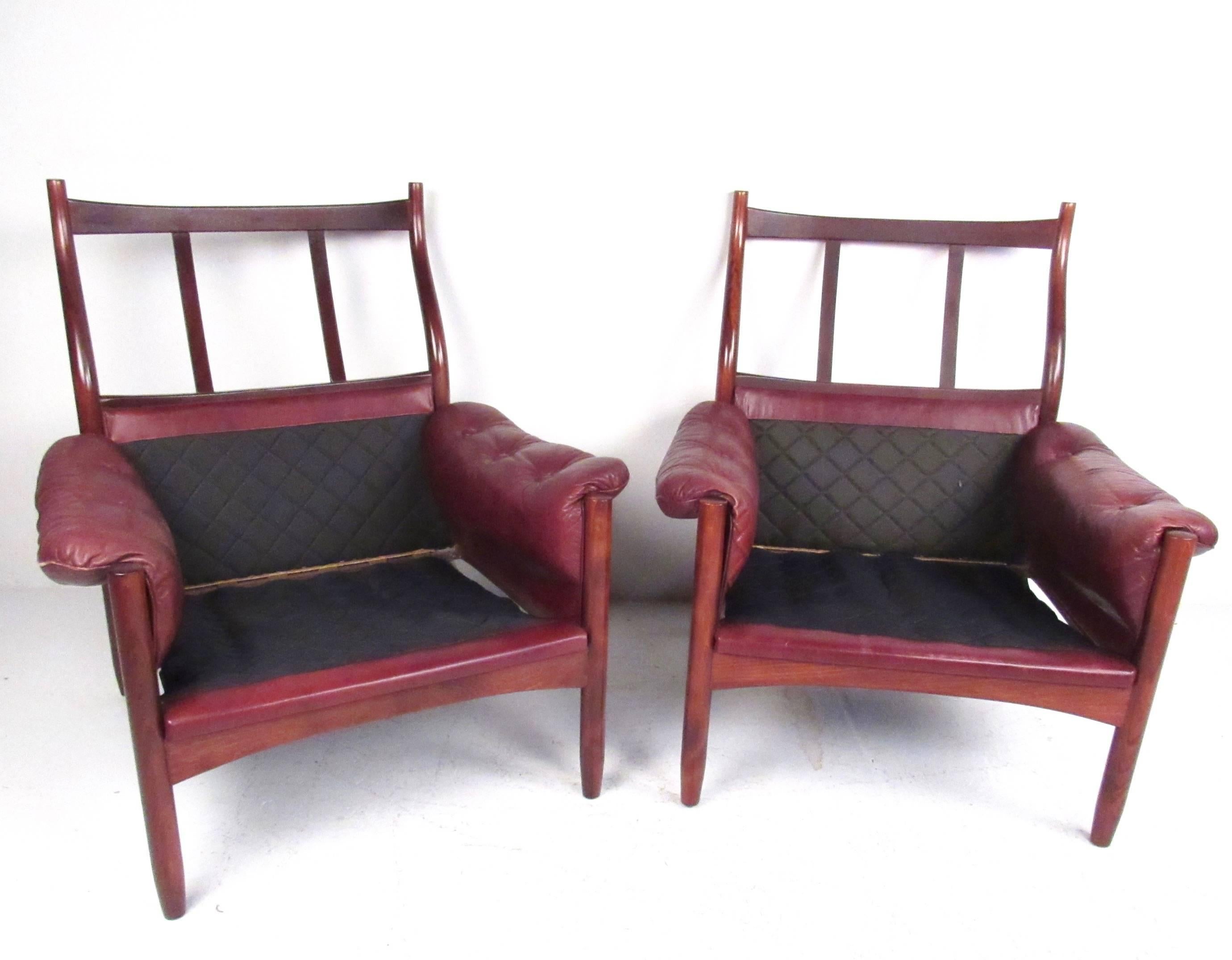Pair Danish Leather Lounge Chairs In Good Condition For Sale In Brooklyn, NY