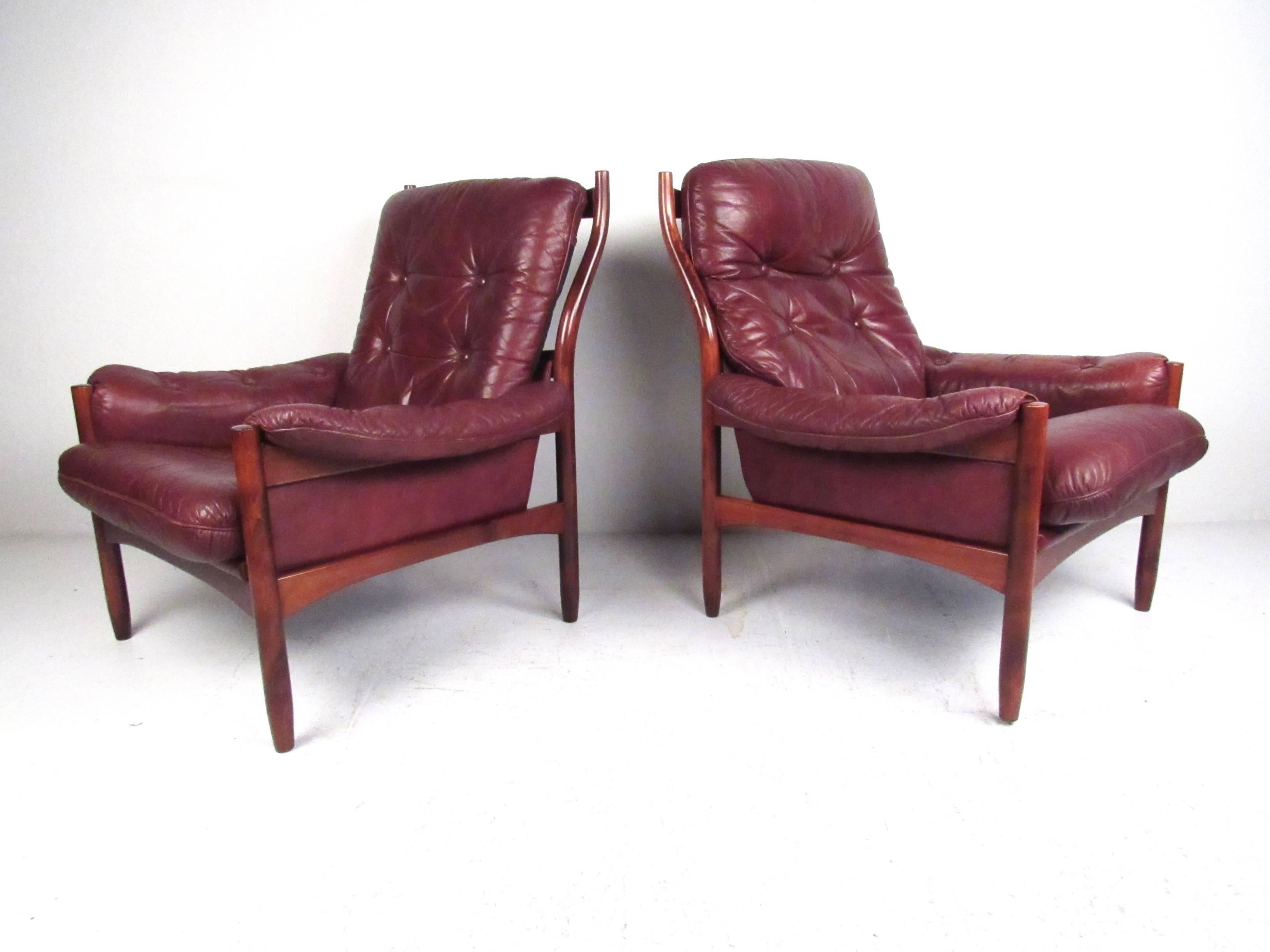 Scandinavian Modern Pair Danish Leather Lounge Chairs For Sale
